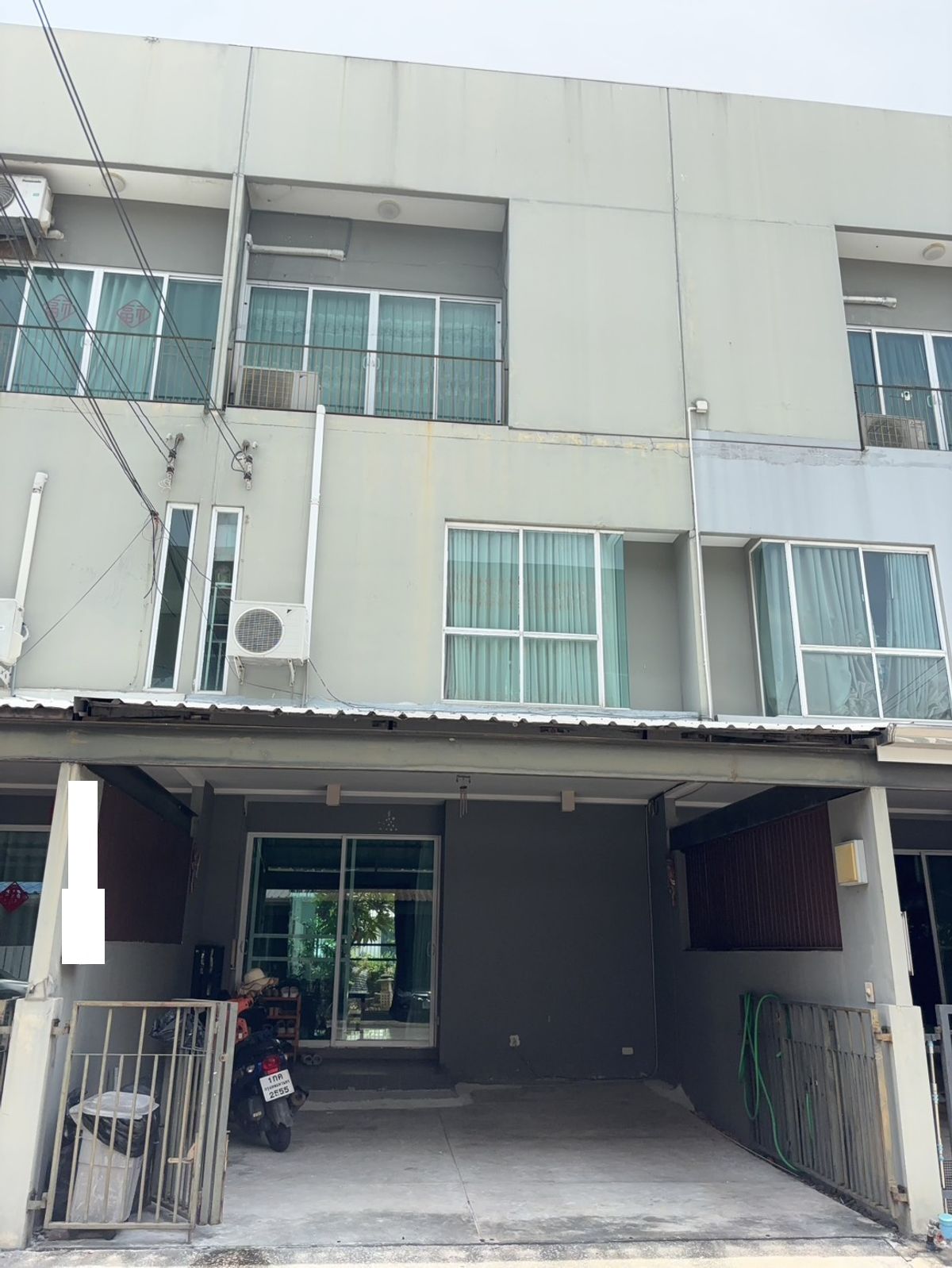 For RentTownhomePattanakan, Srinakarin : 26 Sq. 3 bedrooms, 3 water, 3 -story townhome, Patio Phatthanakan 38