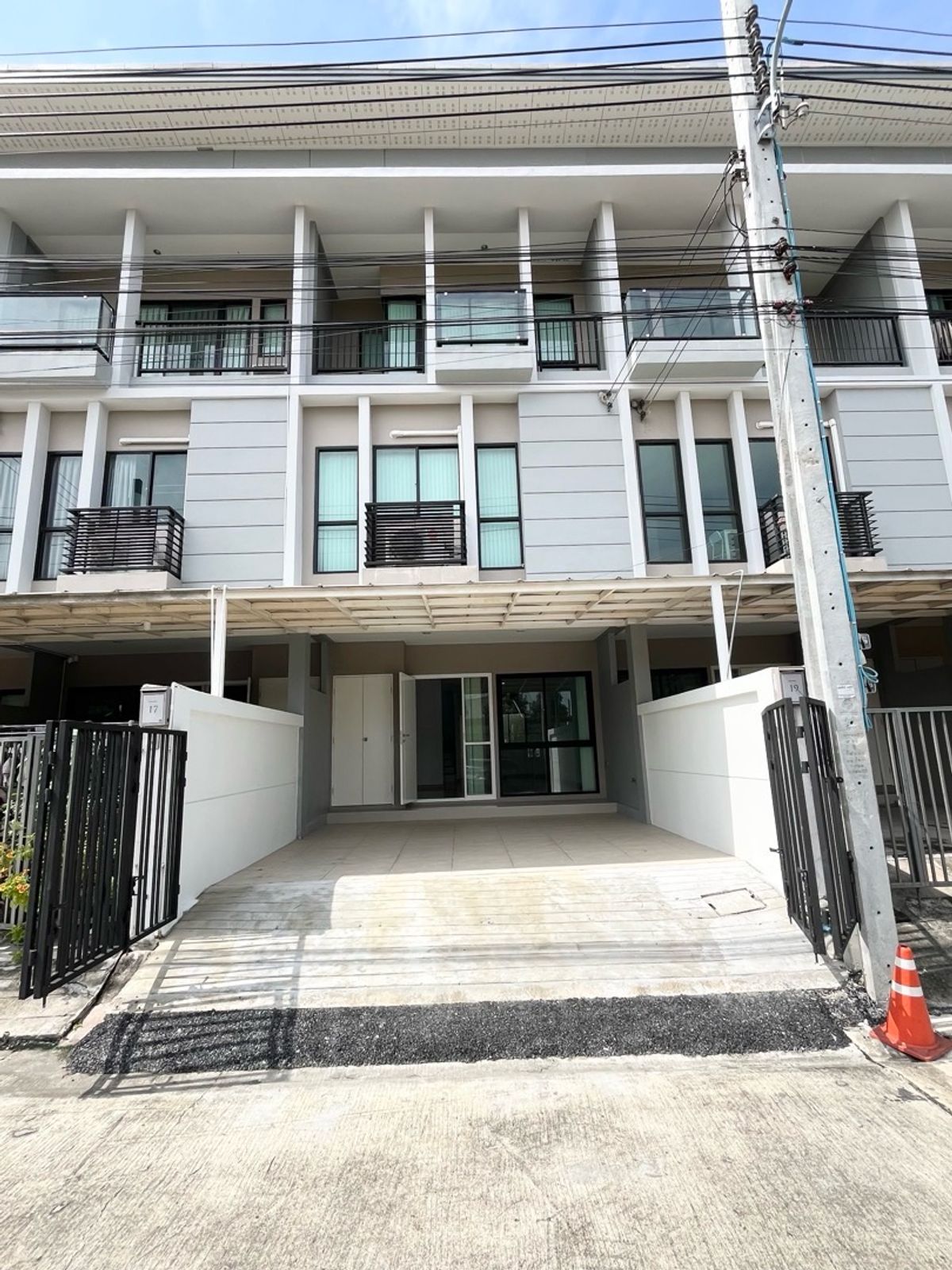 For RentTownhomeLadkrabang, Suwannaphum Airport : 📣 ให้เช่า ทาวน์โฮม 3 ชั้น 
Time home 2 สวนหลวง-อ่อนนุช
22,000 บาท/เดือน