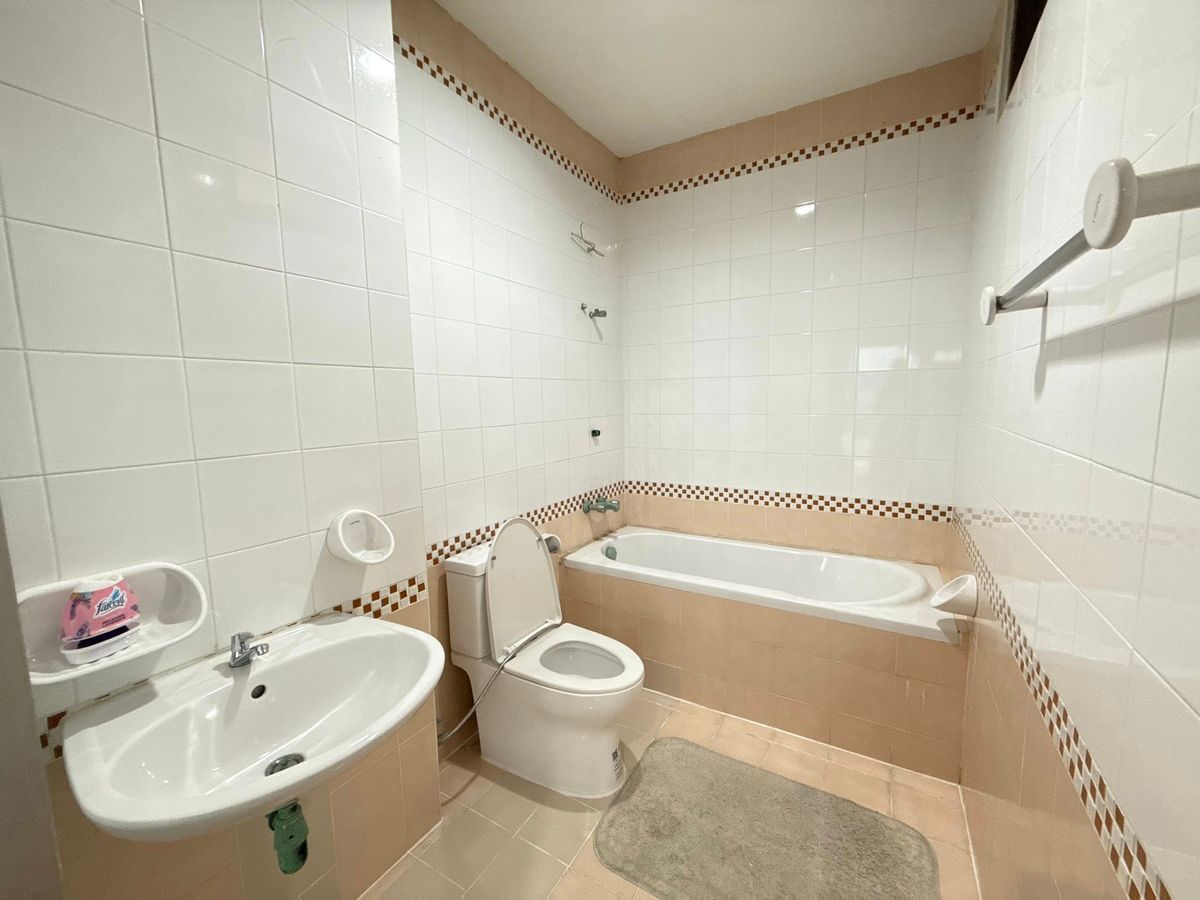 ให้เช่าทาวน์โฮมบางนา แบริ่ง ลาซาล : บ้านให้เช่า หมู่บ้านนภาลัย บางนา 🚊 จดบริษัทได้ ทำเลติด BTS บางนา / KP002