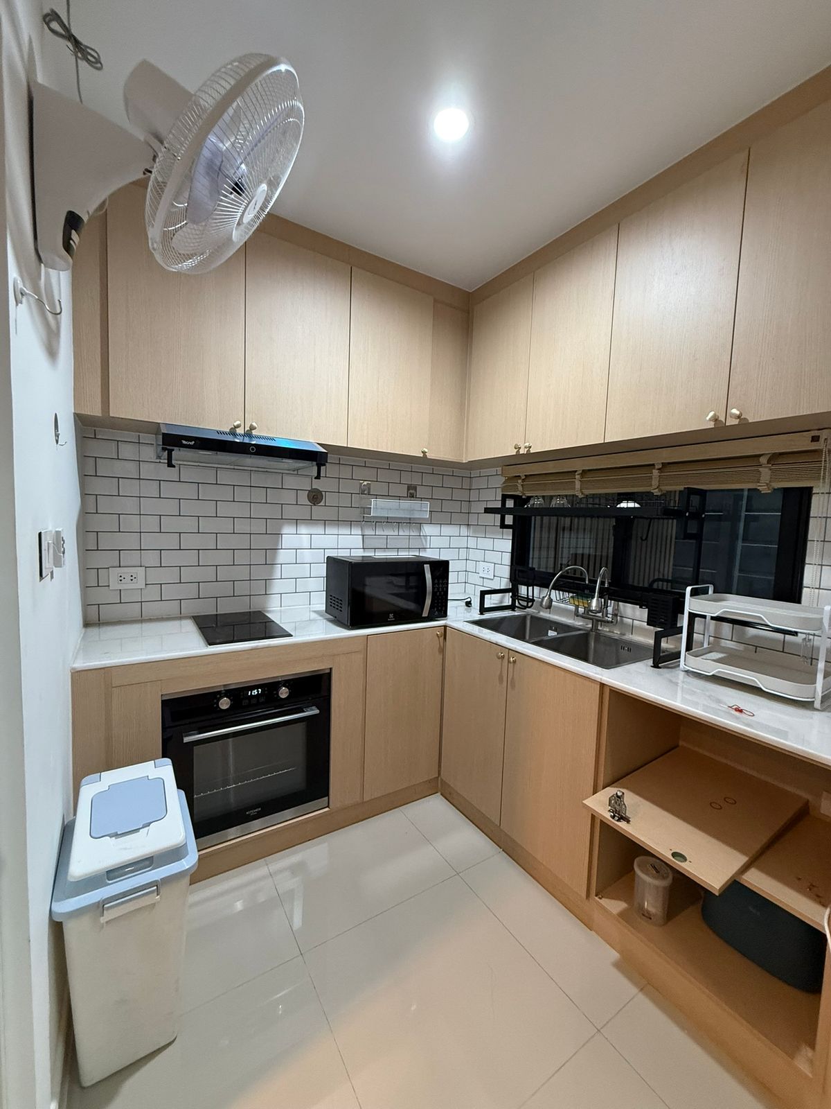 ขายทาวน์โฮมพัฒนาการ ศรีนครินทร์ : ขายด่วน พร้อมผู้เช่า ทาวน์โฮมหรู  Nirvana Define Srinakarin-Rama 9 : เนอวานา ดีฟายน์ ราคาดีที่สุดในโครงการ ทาวน์โฮมหรู Type C, 3 ชั้นครึ่ง ใช้งานน้อยมาก แต่งเพิ่มเติมไป กว่า 2 ล้านบาท ผู้เช่า 65,000 บาท เพิ่งทำสัญญาเดือนแรก 