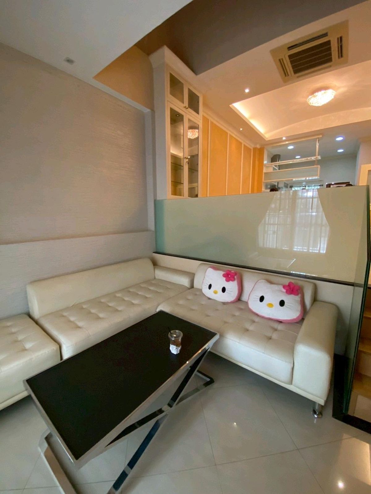ขายทาวน์โฮมโชคชัย4 ลาดพร้าว71 : ขายทาวน์โฮม 3 ชั้น 3 ห้องนอน 4 ห้องน้ำ บ้านกลางเมือง ลาดพร้าว 71 ซอยนาคนิวาส 11 ขาย 6.9 ล้าน ตกแต่งครบจัดเต็ม เจ้าของย้ายไปอยู่ต่างประเทศถาวร