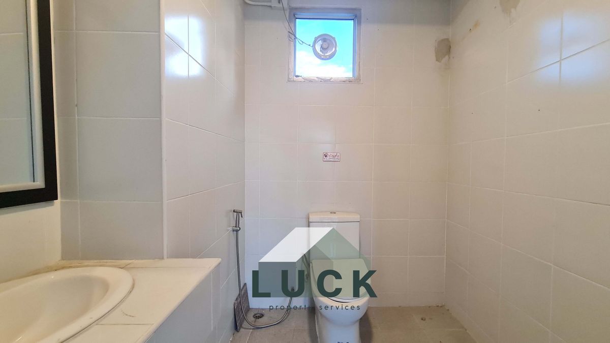 โฮมออฟฟิศรัชดา ห้วยขวาง : LUCK 🏠ขายโฮมออฟฟิศ รัชดาฯ 30  อาคาร 2 คูหา ทำเลดี ปรับปรุงใหม่ทั้งหลัง พร้อมใช้!!!