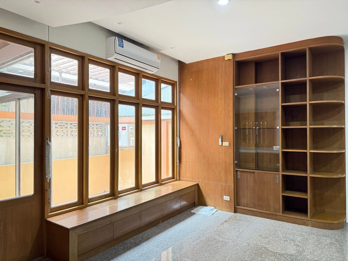 ให้เช่าทาวน์โฮมบางนา แบริ่ง ลาซาล : บ้านให้เช่า หมู่บ้านนภาลัย บางนา 🚊 จดบริษัทได้ ทำเลติด BTS บางนา / KP002