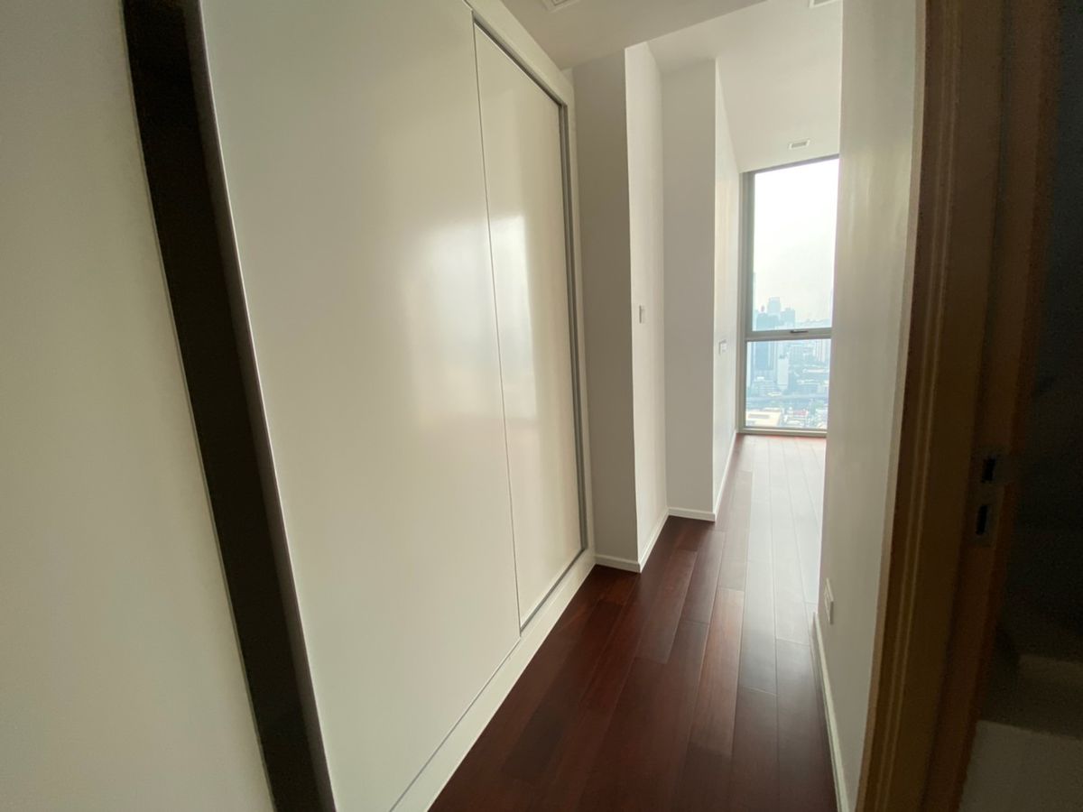 ขายคอนโดนานา : ขายคอนโดไฮด์ สุขุมวิท 11 เพนท์เฮาส์ ชั้น 36 146 ตร.ม. (S03-1172(S))