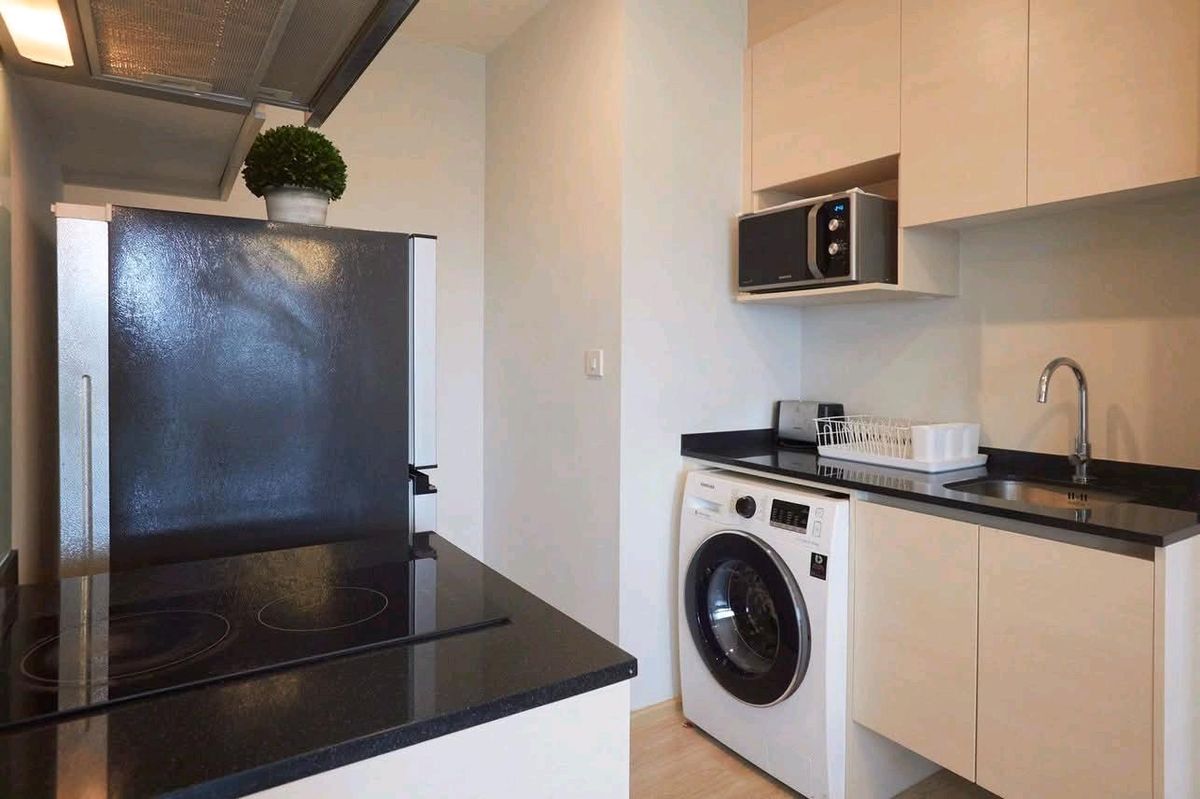 For RentCondoRatchadapisek, Huaikwang, Suttisan : Corner Room 1Noble Revolve Ratchada -Rare Item Size 2units Combine -2Beds2baths -fully Furnished