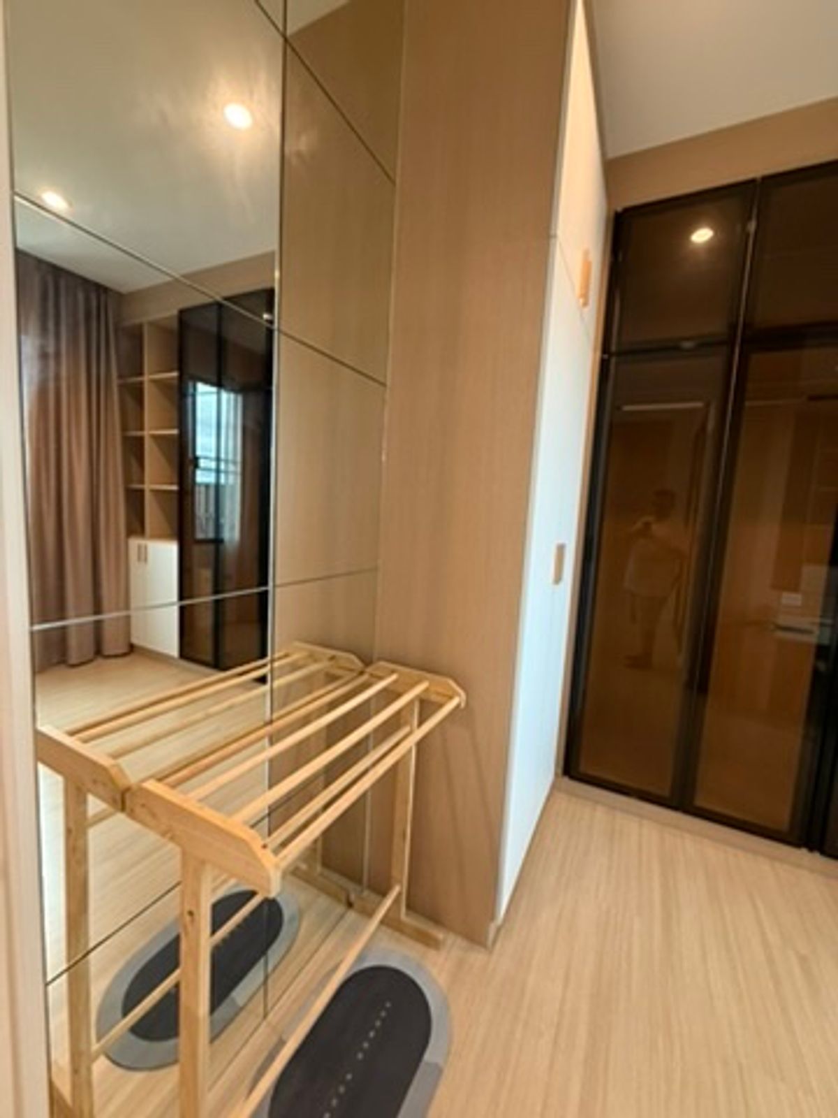 ขายทาวน์โฮมพัฒนาการ ศรีนครินทร์ : ขายด่วน พร้อมผู้เช่า ทาวน์โฮมหรู  Nirvana Define Srinakarin-Rama 9 : เนอวานา ดีฟายน์ ราคาดีที่สุดในโครงการ ทาวน์โฮมหรู Type C, 3 ชั้นครึ่ง ใช้งานน้อยมาก แต่งเพิ่มเติมไป กว่า 2 ล้านบาท ผู้เช่า 65,000 บาท เพิ่งทำสัญญาเดือนแรก 