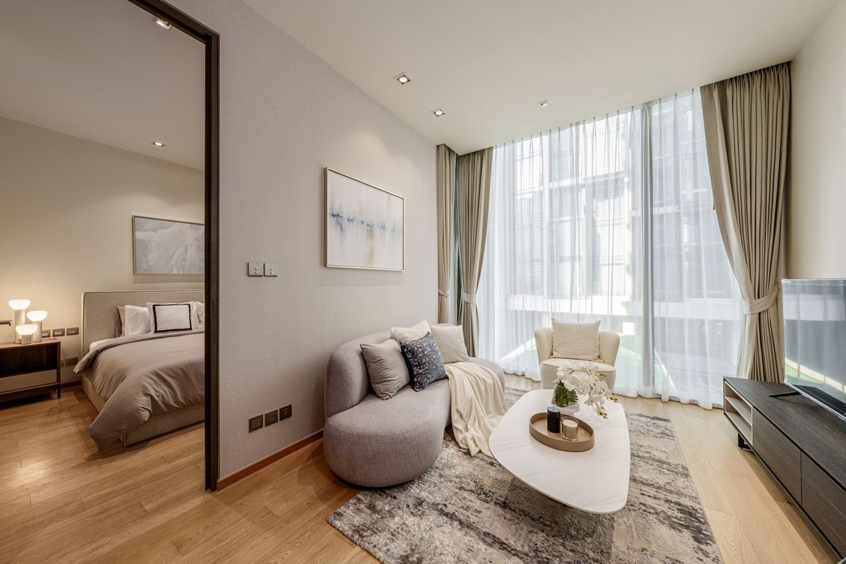 For RentCondoWitthayu, Chidlom, Langsuan, Ploenchit : 🏙️ 28 Chidlom – Luxury 1BR Condo, Fully Furnished 44 sqm | Prime Location – Heart of Chidlom | Walk to BTS & Central