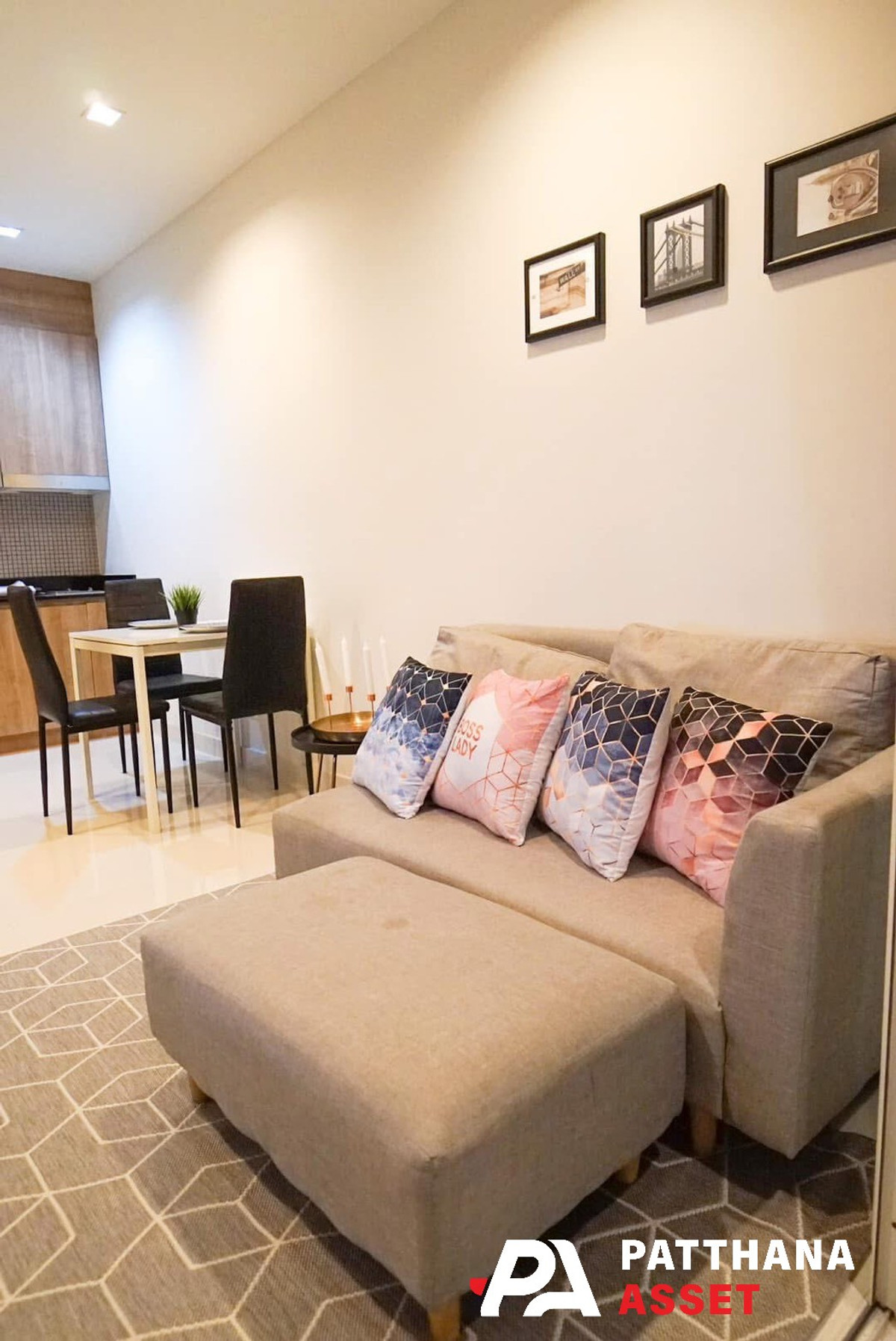 For RentCondoRatchathewi,Phayathai : Renting Ideo Verve Ratchaprarop is next to the Airport Link Ratchapraop. The most convenient in this area.