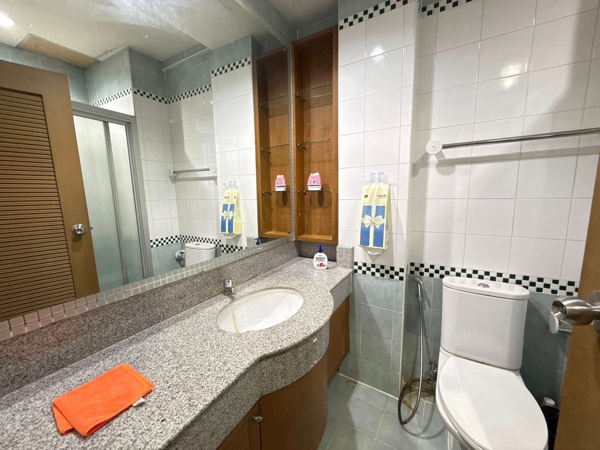 ให้เช่าทาวน์โฮมบางนา แบริ่ง ลาซาล : บ้านให้เช่า หมู่บ้านนภาลัย บางนา 🚊 จดบริษัทได้ ทำเลติด BTS บางนา / KP002