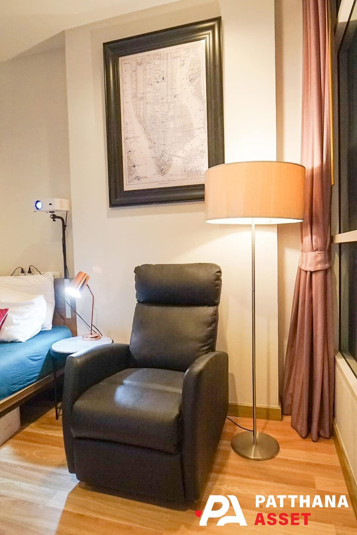 For RentCondoRatchathewi,Phayathai : Renting Ideo Verve Ratchaprarop is next to the Airport Link Ratchapraop. The most convenient in this area.