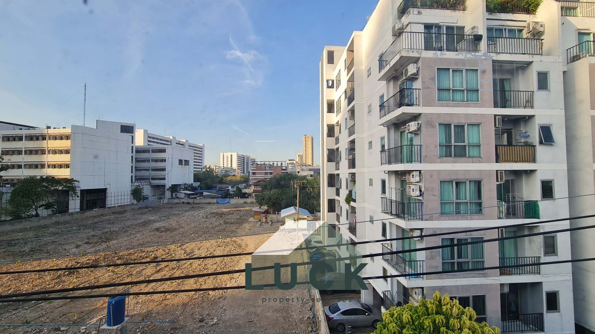 โฮมออฟฟิศรัชดา ห้วยขวาง : LUCK 🏠ขายโฮมออฟฟิศ รัชดาฯ 30  อาคาร 2 คูหา ทำเลดี ปรับปรุงใหม่ทั้งหลัง พร้อมใช้!!!