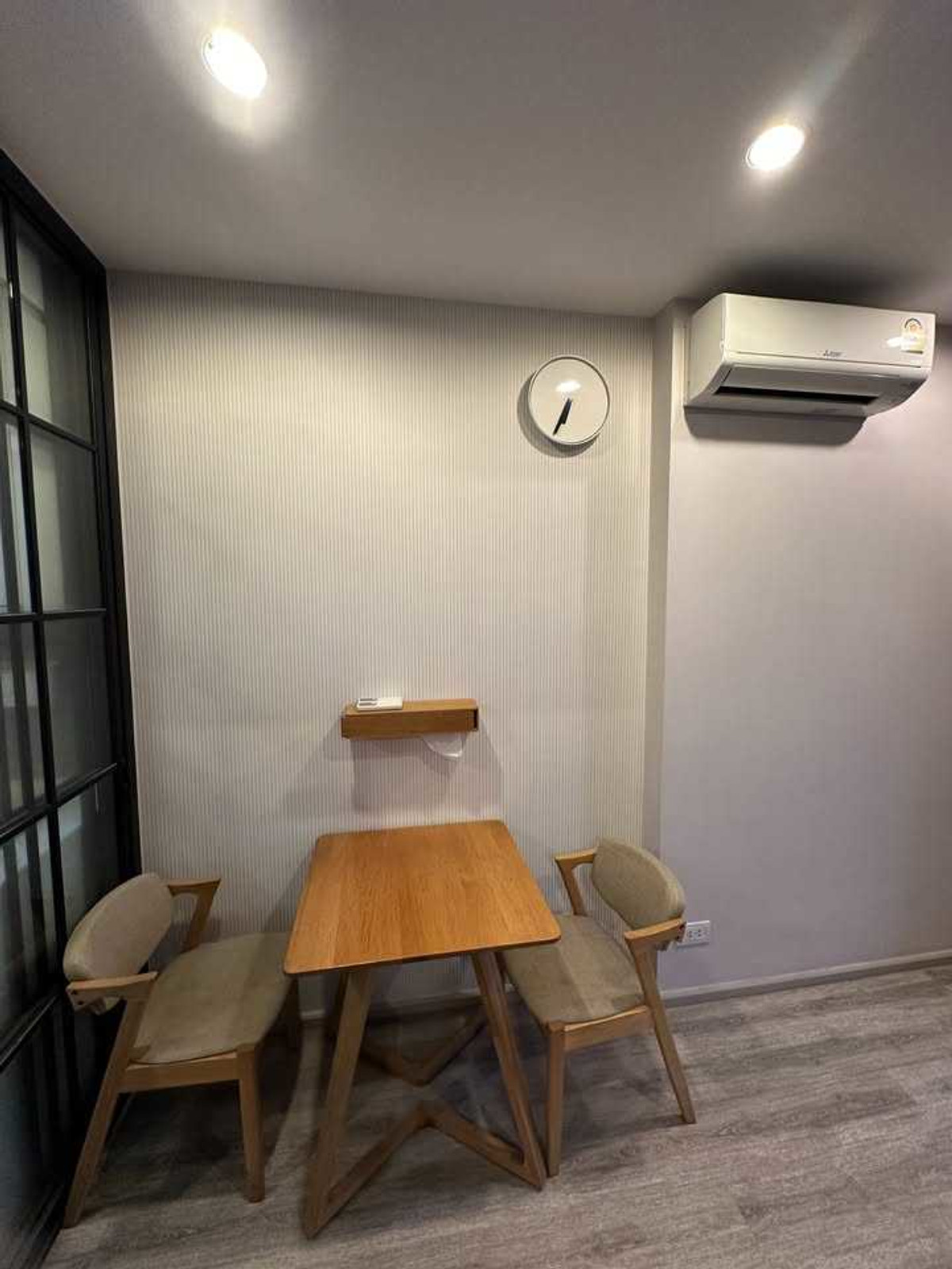 For SaleCondoOnnut, Udomsuk : Ideo Mobi Sukhumvit 66 🏙️  No furniture, ready for your own design 🎨 Never rented out, owner-occupied only 🏡 🪟 Open view, airy and spacious with BTS in sight 🚆“