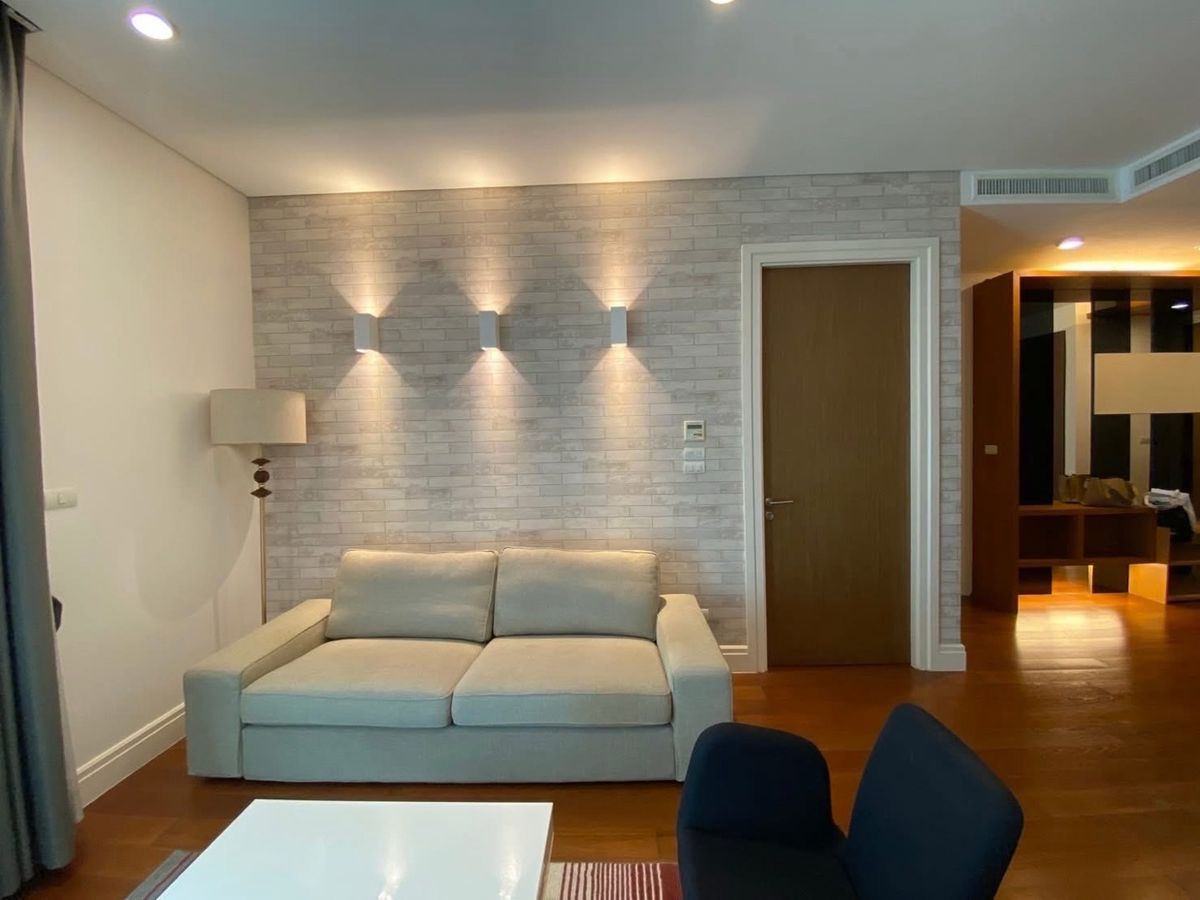 CondoSukhumvit, Asoke, Thonglor : ⚡️𝐇𝐎𝐓 𝐃𝐄𝐀𝐋⭐️ Bright Sukhumvit 24, near BTS Phrom Phrom, 1 bedroom, 67.44 SQ.M, only 13 MB (RENT 55,000/Month). Contact 086-795-9997 (Jimmy).