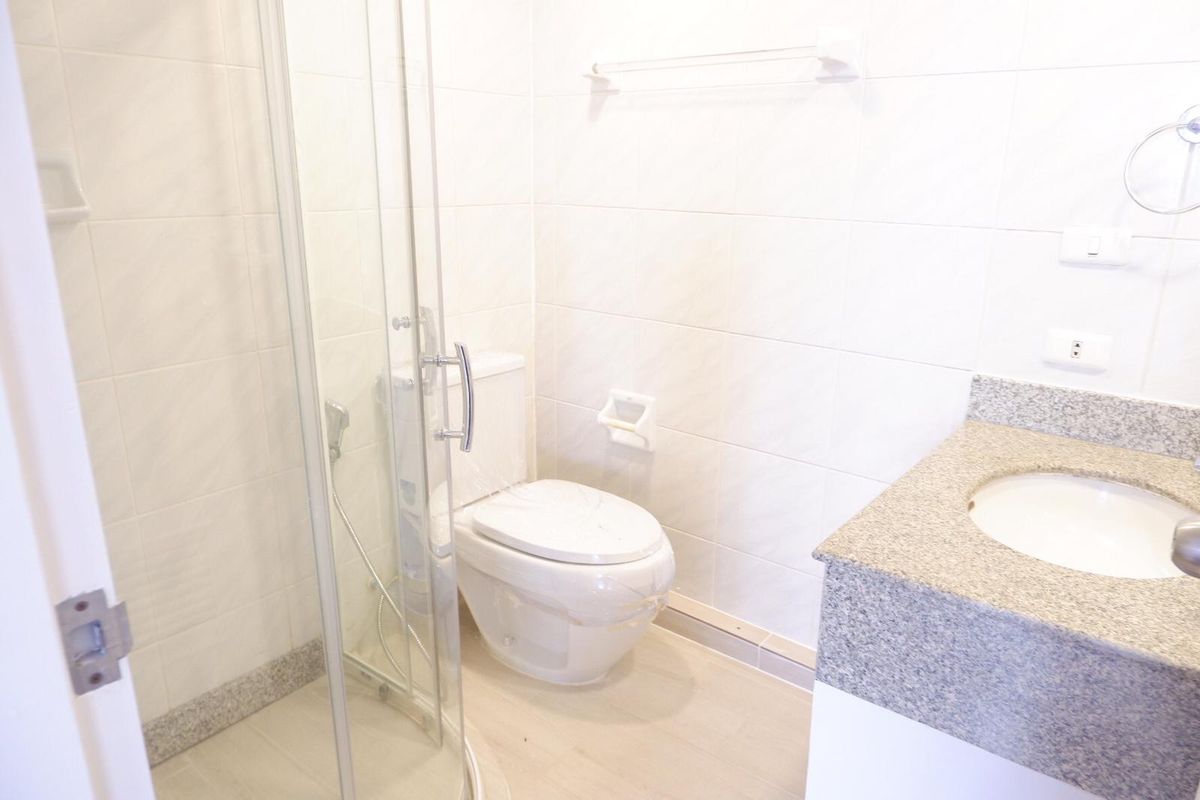 ให้เช่าคอนโดนานา : Omni Tower ซอยสุขุมวิท 4  ชั้น 14 ขนาด 132 ตรม. 2 ห้องนอนห้องมุม มองเห็นวิวสวยจากทุกห้อง พร้อมเฟอร์นิเจอร์ระดับไฮเอนด์