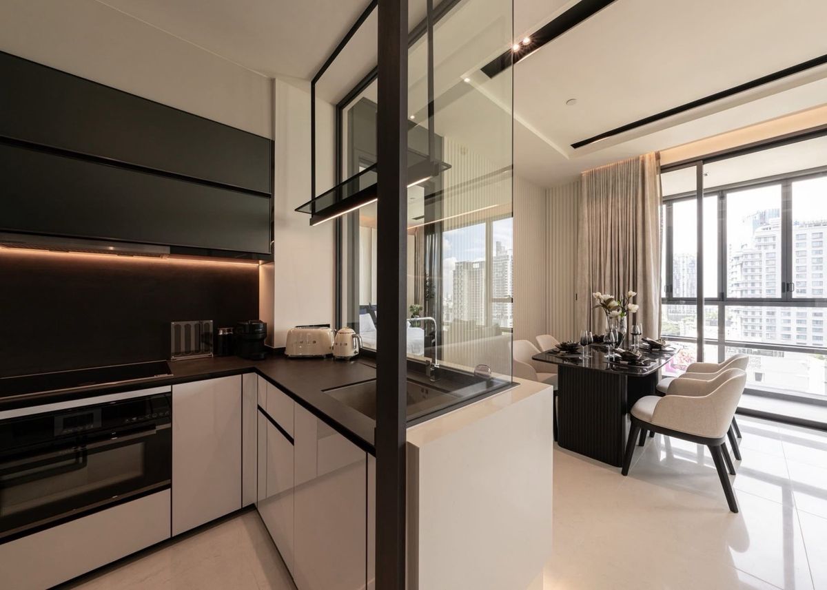 CondoSukhumvit, Asoke, Thonglor : A well-designed 2-bedroom residence at The Bangkok Thonglor, just steps from BTS Thonglor, ideal for comfortable city living and long-term investment.
