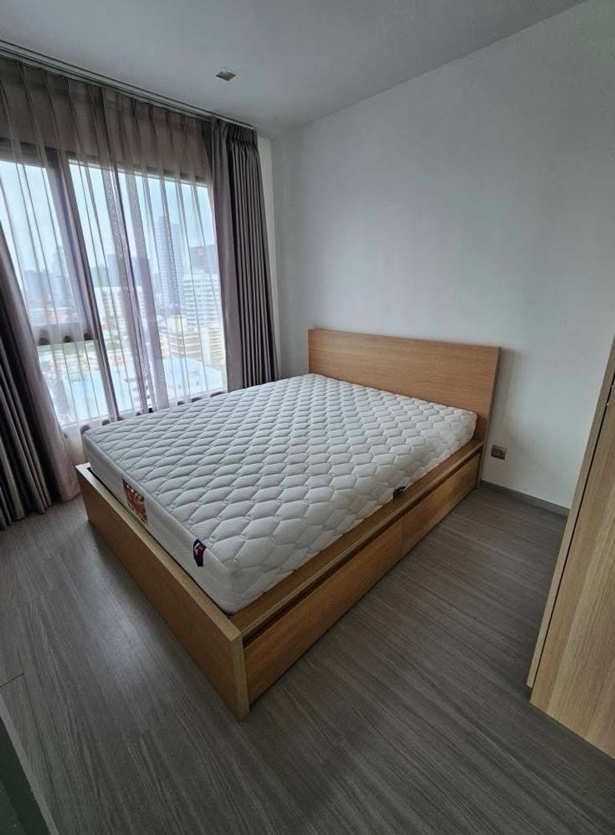 For RentCondoOnnut, Udomsuk : For rent at Life Sukhumvit 62, high floor, beautiful view, 2 bedrooms, 1 bathroom, 50 sq.m., price 25,000 baht.