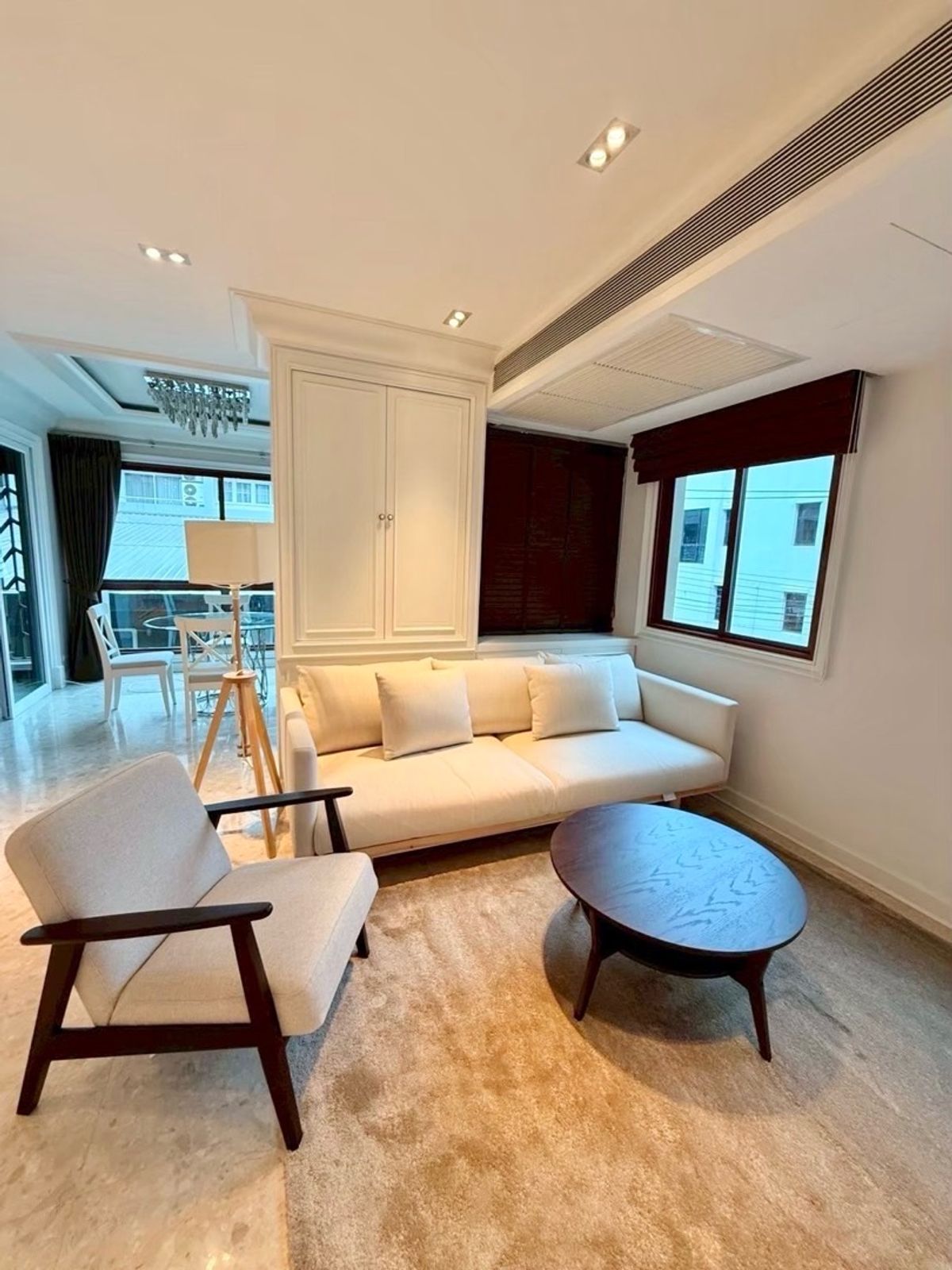 For RentCondoWitthayu, Chidlom, Langsuan, Ploenchit : ✨🏢 Rent a luxury condo in the heart of The Crest Ruamrudee Soi Ruamrudee 2 | Near BTS Ploenchit, Central Embassy, ​​Central Chidlom Condo, peaceful, beautiful, ready to move in. 🍃💫