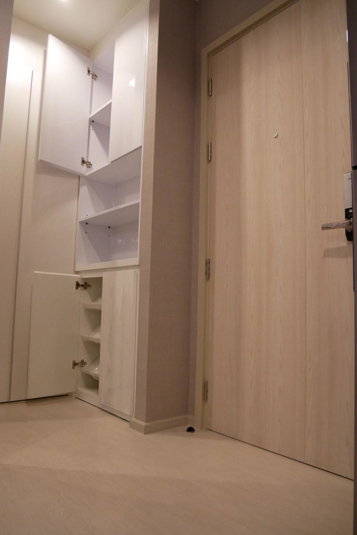 For RentCondoSukhumvit, Asoke, Thonglor : ✨ GT15864 | Condo Rhythm sukhumvit 42, convenient travel, near BTS, there is a shuttle, beautiful room, fully furnished, ready to move in!!