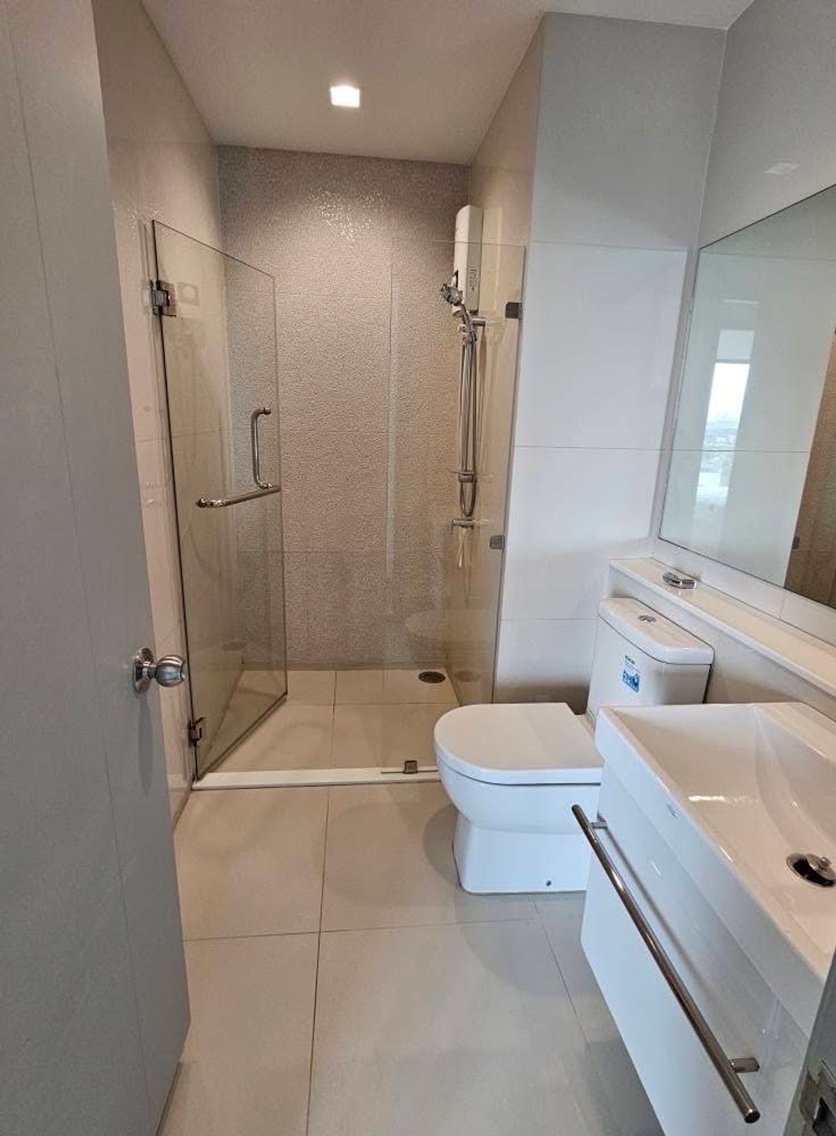 For RentCondoOnnut, Udomsuk : For rent at Life Sukhumvit 62, high floor, beautiful view, 2 bedrooms, 1 bathroom, 50 sq.m., price 25,000 baht.