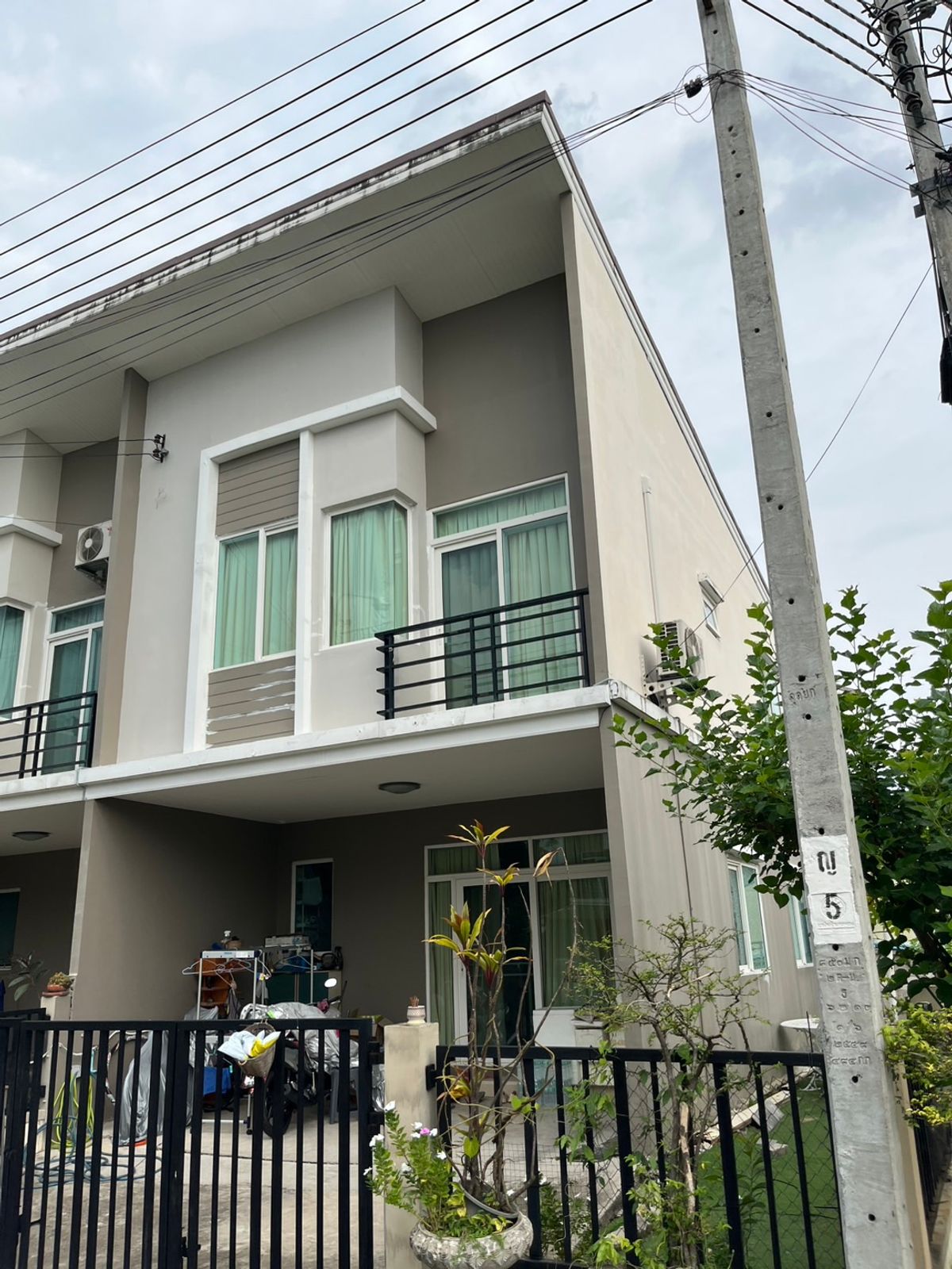 ขายทาวน์โฮมพระราม 5 ราชพฤกษ์ บางกรวย : ขายบ้านหลังมุม 