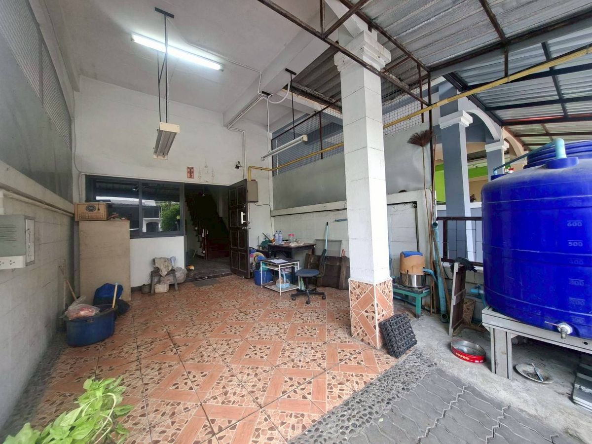 ขายทาวน์โฮมลาดกระบัง สุวรรณภูมิ : ขายด่วนทาวน์โฮม 3 ชั้น หมู่บ้านสวนหลวงโฮมเพลส เฉลิมพระเกียรติ ร.9 ซอย 30 (N.1854)