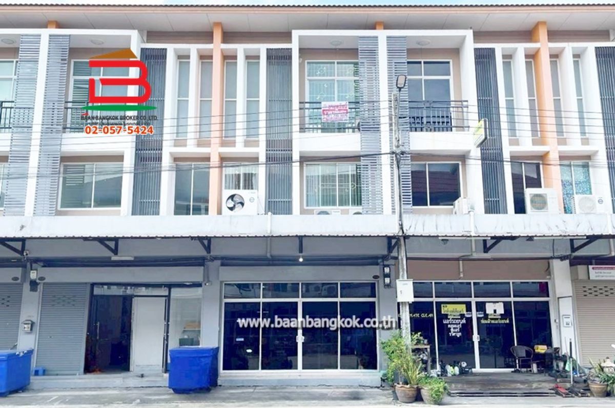 For SaleShop HousePathum Thani,Rangsit, Thammasat : Commercial buildings, Iolive Village, Lam Luk Ka Khlong 3, area 19.1 sq. Wah Road, Khlong Sam Road, Lat Sawai Subdistrict, Lam Luk Ka District, Pathum Thani Province