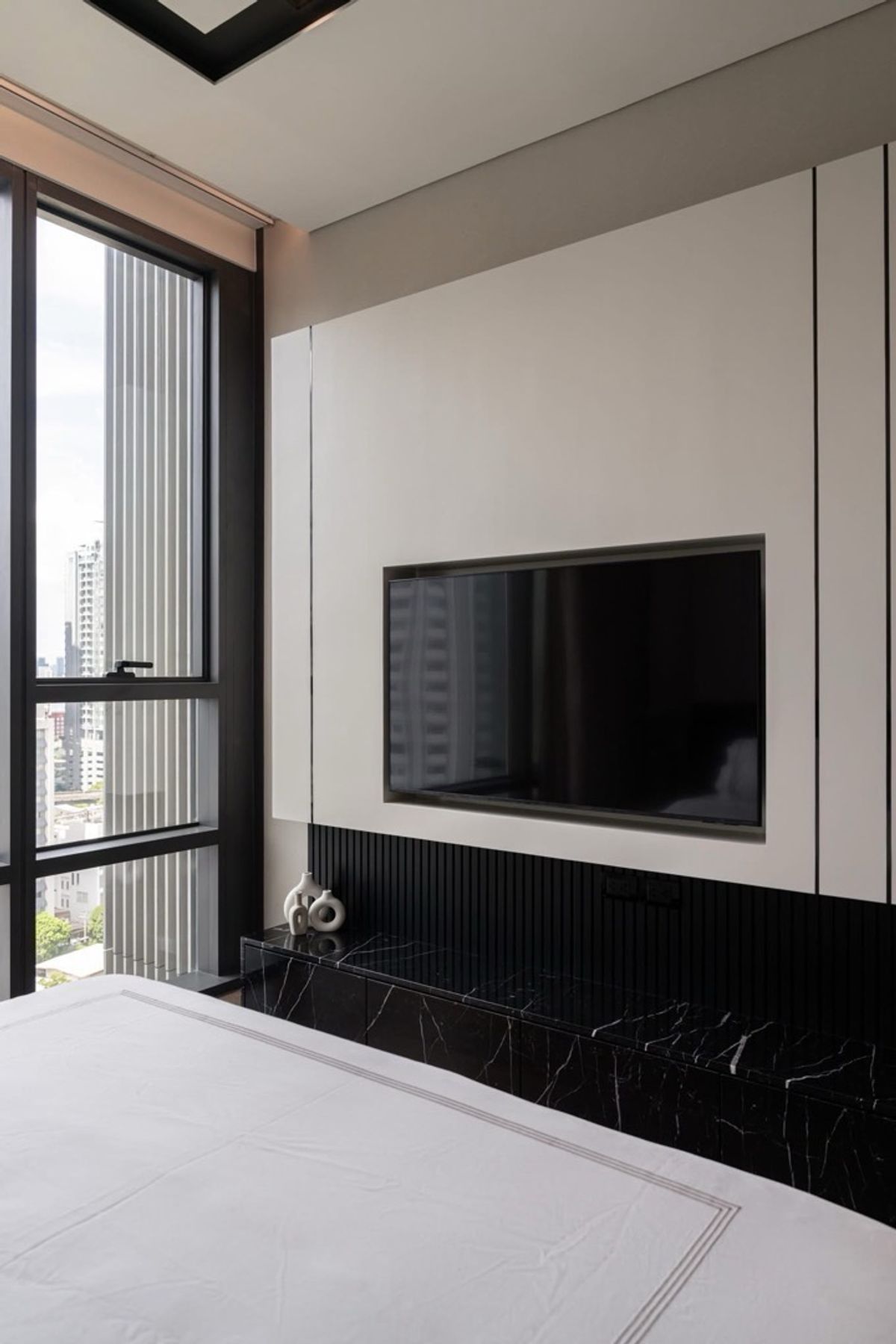 For SaleCondoSukhumvit, Asoke, Thonglor : Condo for sale 𝐓𝐡𝐞 𝐁𝐚𝐧𝐠𝐤𝐨𝐤 𝐓𝐡𝐨𝐧𝐠𝐥𝐨𝐫 Size 86 SQ.M 2 BED 2 Bath, only 28,900,000 MB only !!! Contact 086-795-9997 (Jimmy)
