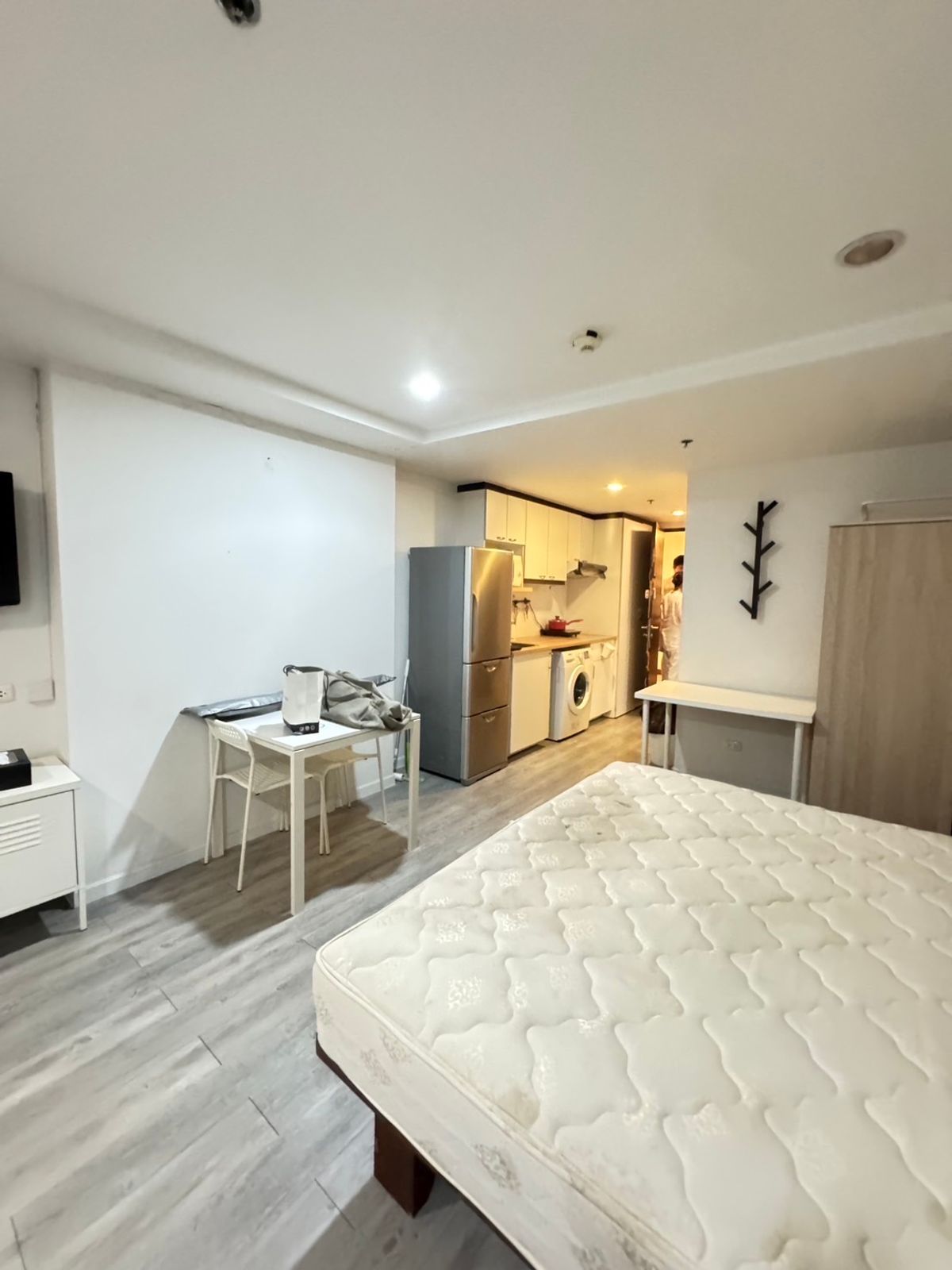 ให้เช่าคอนโดนานา : Studio Room for Rent - THE TRENDY CONDOMINIUM SKV 13
