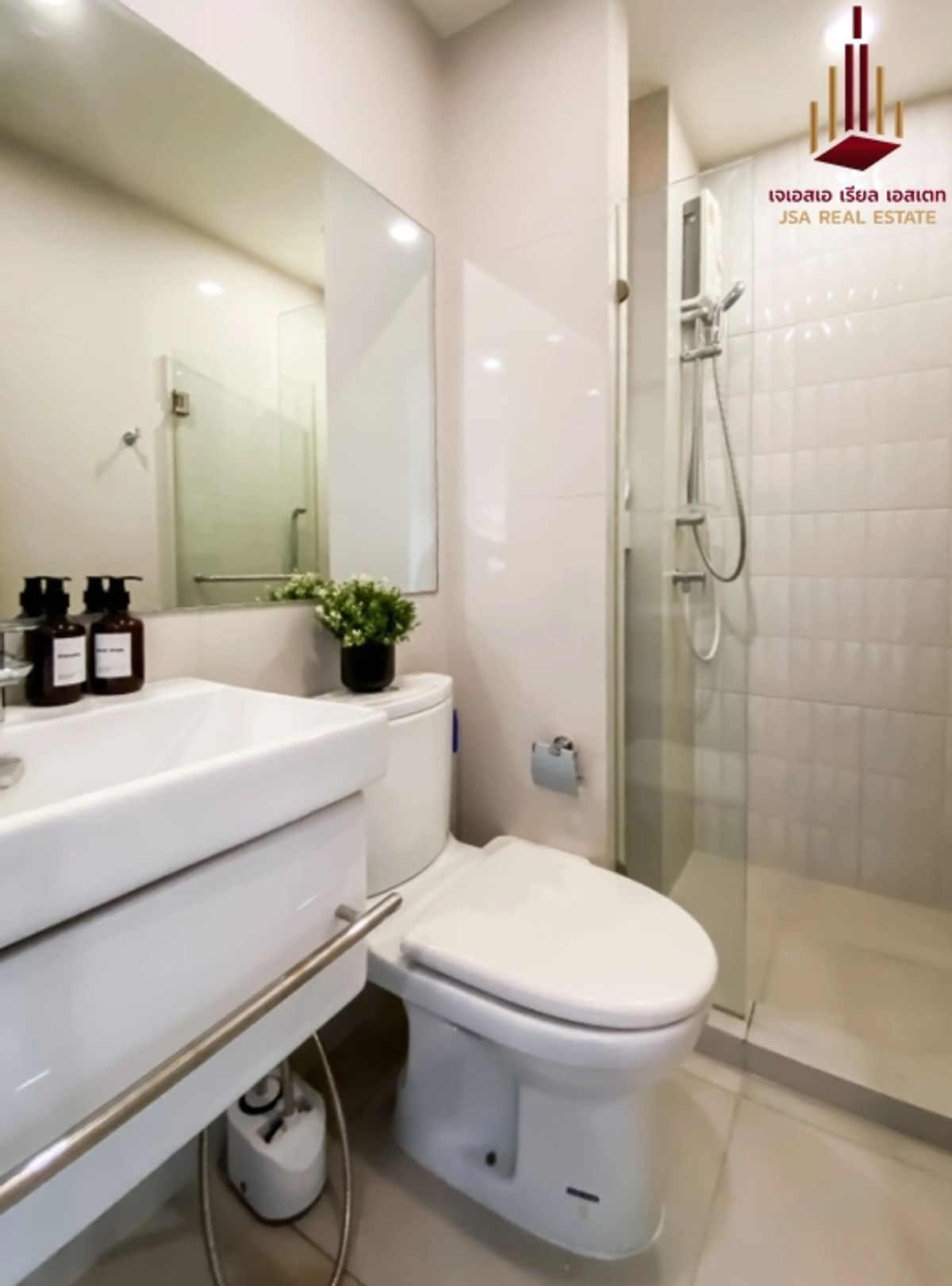 ให้เช่าคอนโดพระราม 9 เพชรบุรีตัดใหม่ RCA : ✨ For Rent: Life Asoke Condo ✨  💰 Only 50,000 THB/month