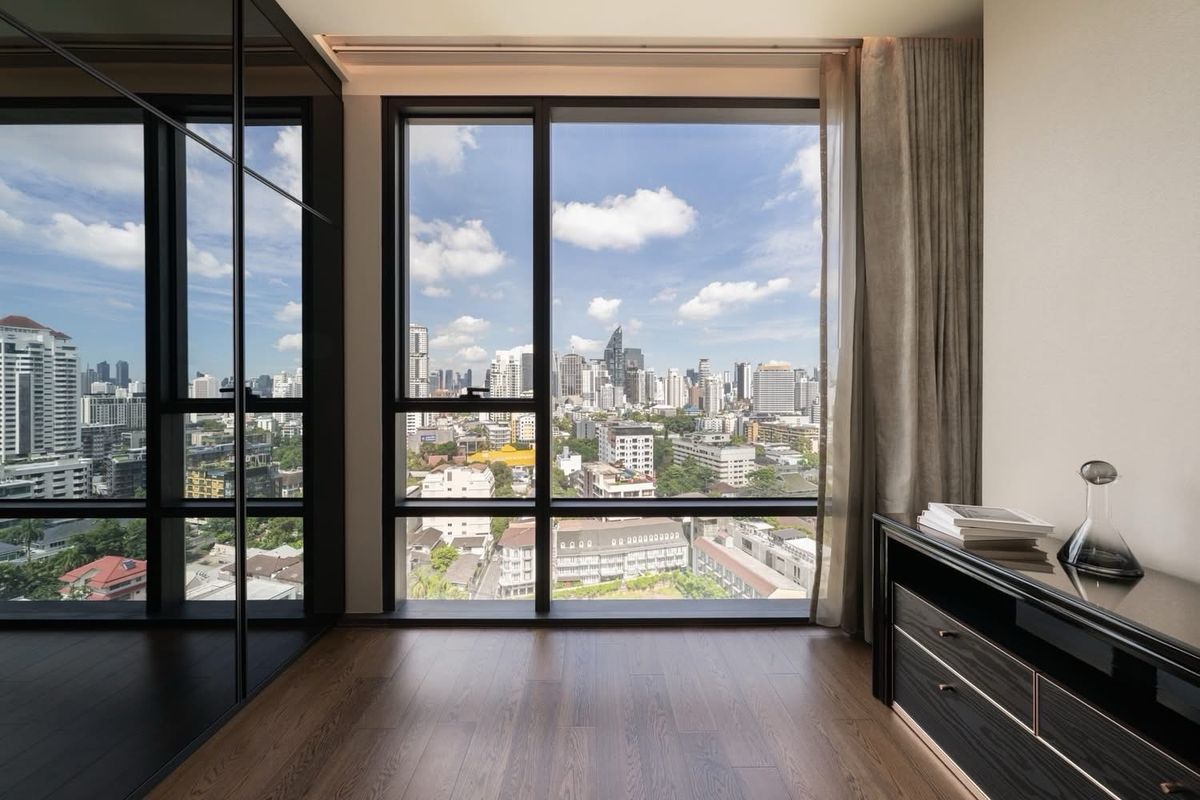 CondoSukhumvit, Asoke, Thonglor : 𝐇𝐎𝐓 𝐃𝐄𝐀𝐋 🔥𝐓𝐡𝐞 𝐁𝐚𝐧𝐠𝐤𝐨𝐤 𝐓𝐡𝐨𝐧𝐠𝐥𝐨𝐫 The room is beautifully decorated. The room view is very beautiful !! Ready to stay in a large room size 86 SQ.M 2 BED 2 Bath, only 28.9 MB (RENT 120,000/Month).