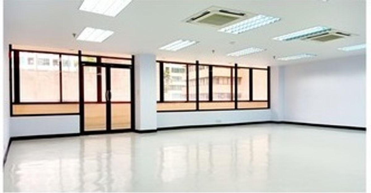For RentOfficeSukhumvit, Asoke, Thonglor : HR2843 for rent at 94 sqm. Inside the Asoke Tower, Soi Sukhumvit 21, near MRT Phetchaburi