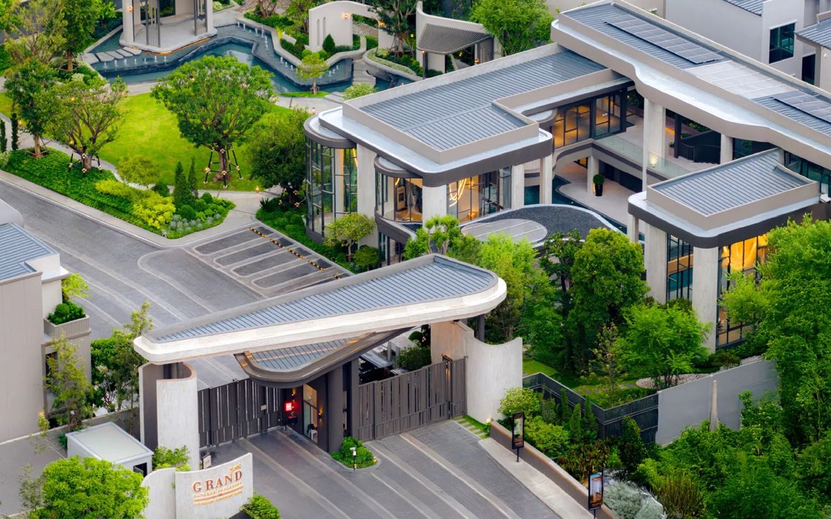 ขายบ้านแจ้งวัฒนะ เมืองทอง : บ้านหรู 3 ชั้น ใกล้โรงเรียนนานาชาติ Harrow เพียง 8 นาที  : Grand Bangkok Boulevard ดอนเมือง-แจ้งวัฒนะ 