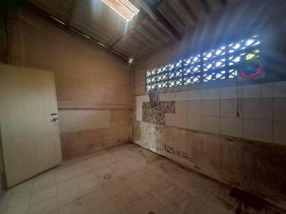 ขายทาวน์โฮมลาดกระบัง สุวรรณภูมิ : ขายด่วนทาวน์โฮม 3 ชั้น หมู่บ้านสวนหลวงโฮมเพลส เฉลิมพระเกียรติ ร.9 ซอย 30 (N.1854)