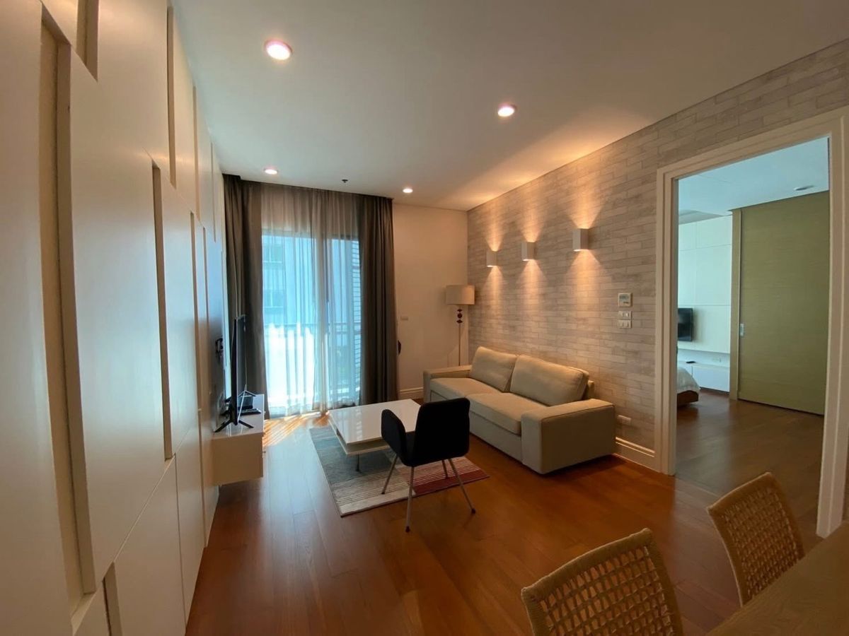 CondoSukhumvit, Asoke, Thonglor : ⚡️𝐇𝐎𝐓 𝐃𝐄𝐀𝐋⭐️ Bright Sukhumvit 24, near BTS Phrom Phrom, 1 bedroom, 67.44 SQ.M, only 13 MB (RENT 55,000/Month). Contact 086-795-9997 (Jimmy).