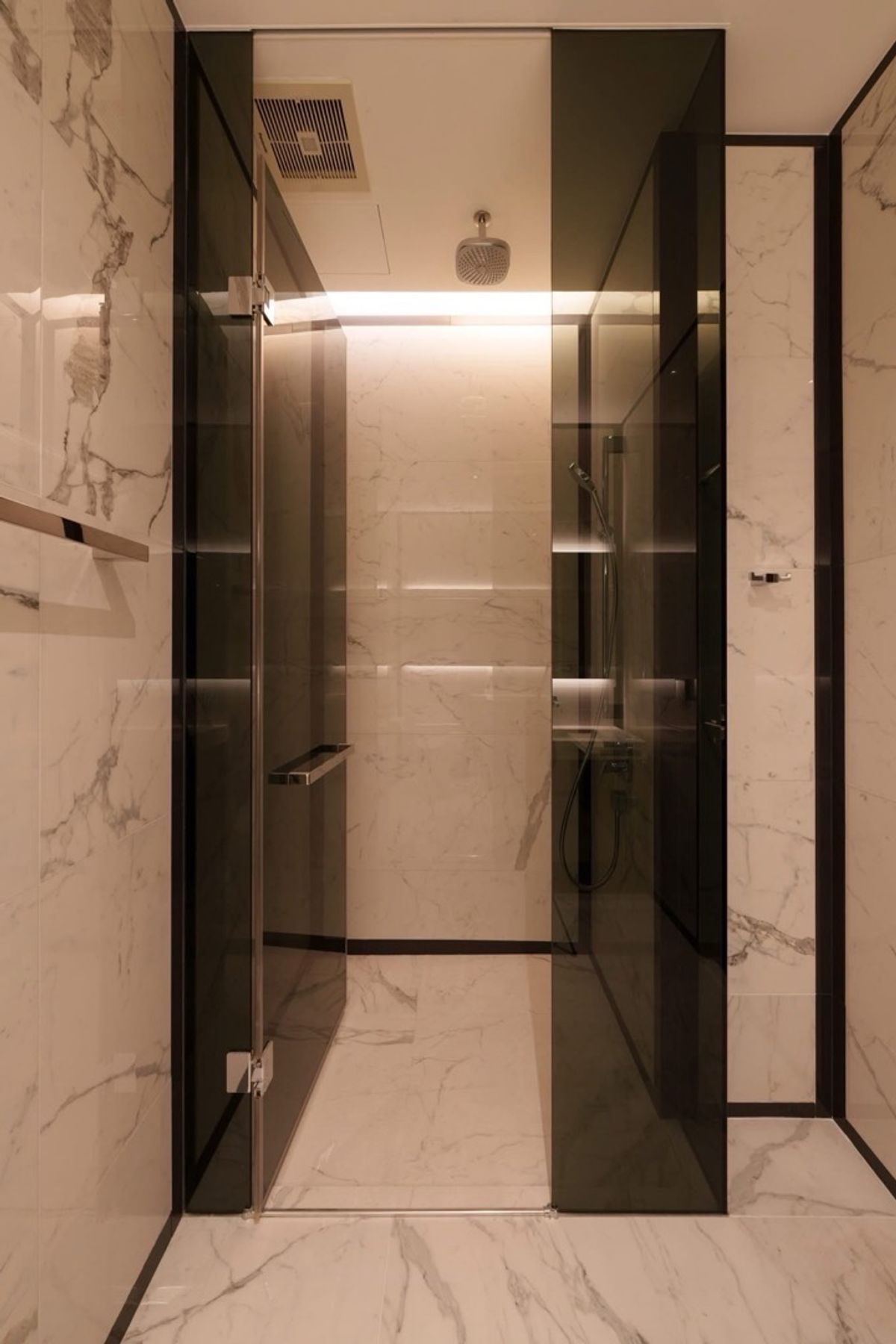 For SaleCondoSukhumvit, Asoke, Thonglor : Condo for sale 𝐓𝐡𝐞 𝐁𝐚𝐧𝐠𝐤𝐨𝐤 𝐓𝐡𝐨𝐧𝐠𝐥𝐨𝐫 Size 86 SQ.M 2 BED 2 Bath, only 28,900,000 MB only !!! Contact 086-795-9997 (Jimmy)