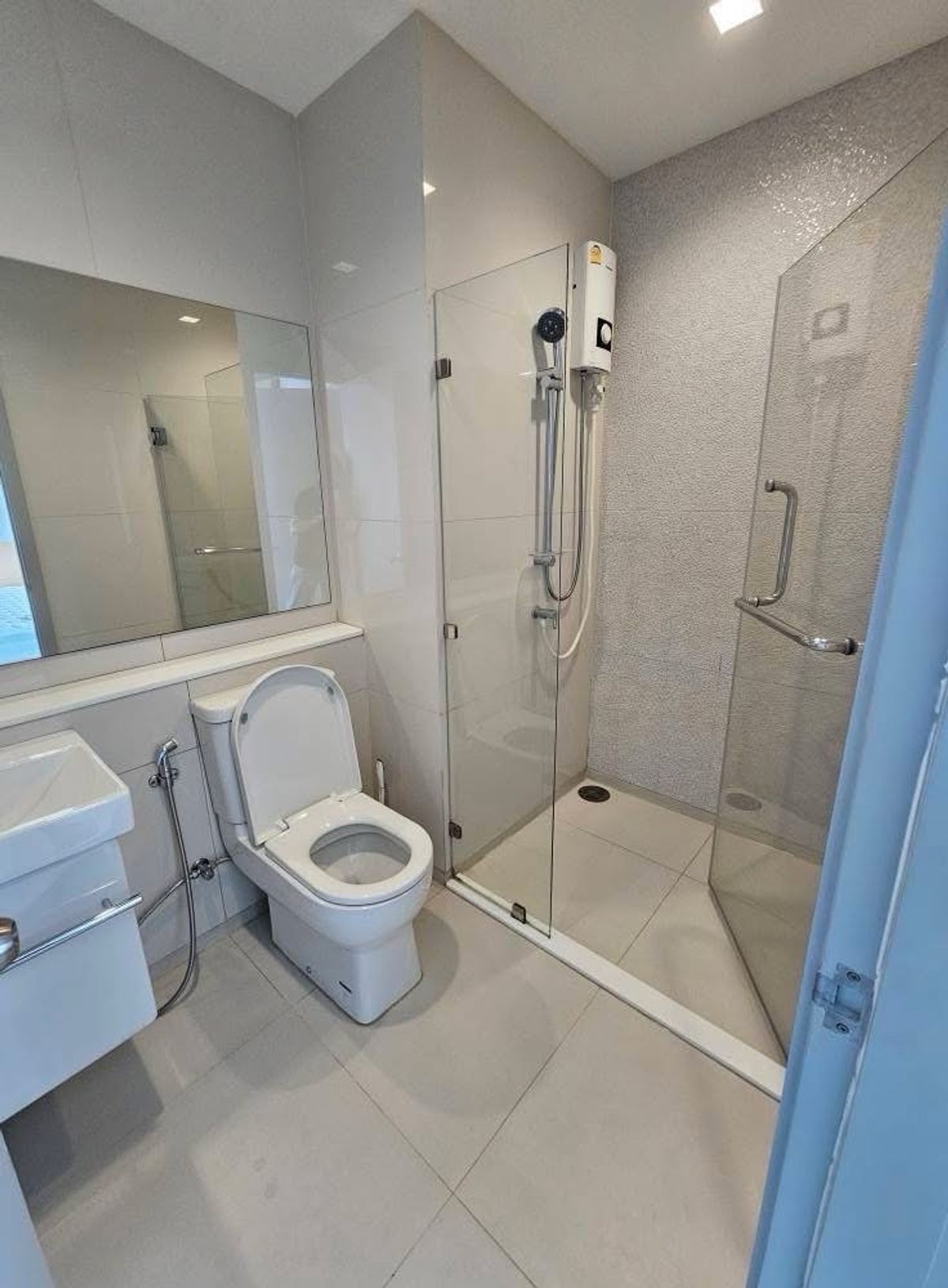 For RentCondoOnnut, Udomsuk : For rent at Life Sukhumvit 62, high floor, beautiful view, 2 bedrooms, 1 bathroom, 50 sq.m., price 25,000 baht.