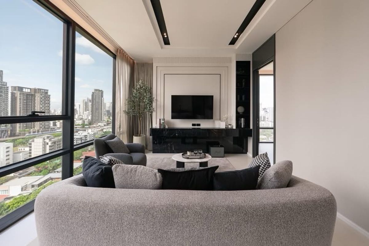 CondoSukhumvit, Asoke, Thonglor : 𝐇𝐎𝐓 𝐃𝐄𝐀𝐋 🔥𝐓𝐡𝐞 𝐁𝐚𝐧𝐠𝐤𝐨𝐤 𝐓𝐡𝐨𝐧𝐠𝐥𝐨𝐫 The room is beautifully decorated. The room view is very beautiful !! Ready to stay in a large room size 86 SQ.M 2 BED 2 Bath, only 28.9 MB (RENT 120,000/Month).