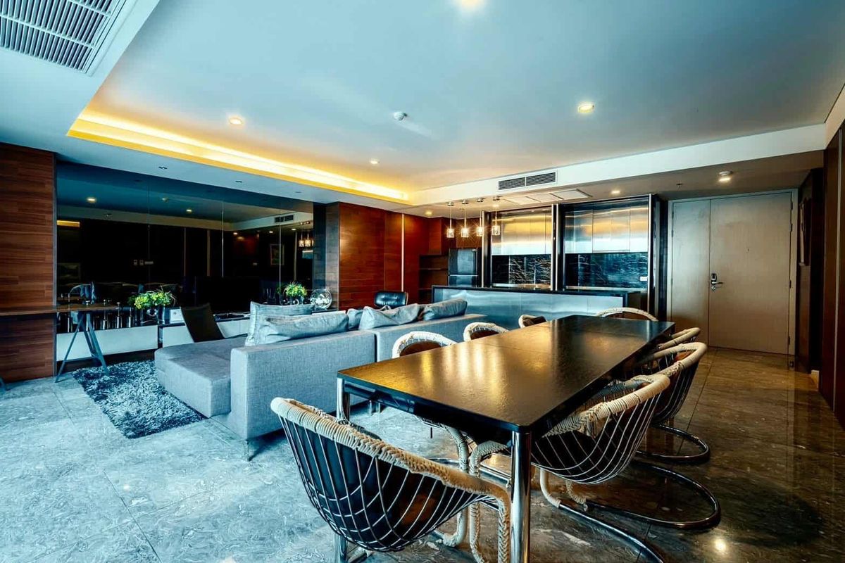 ขายคอนโดอารีย์ อนุสาวรีย์ : คอนโด ห้อง penthouse ขายราคาดีมาก ใจกลางอารีย์