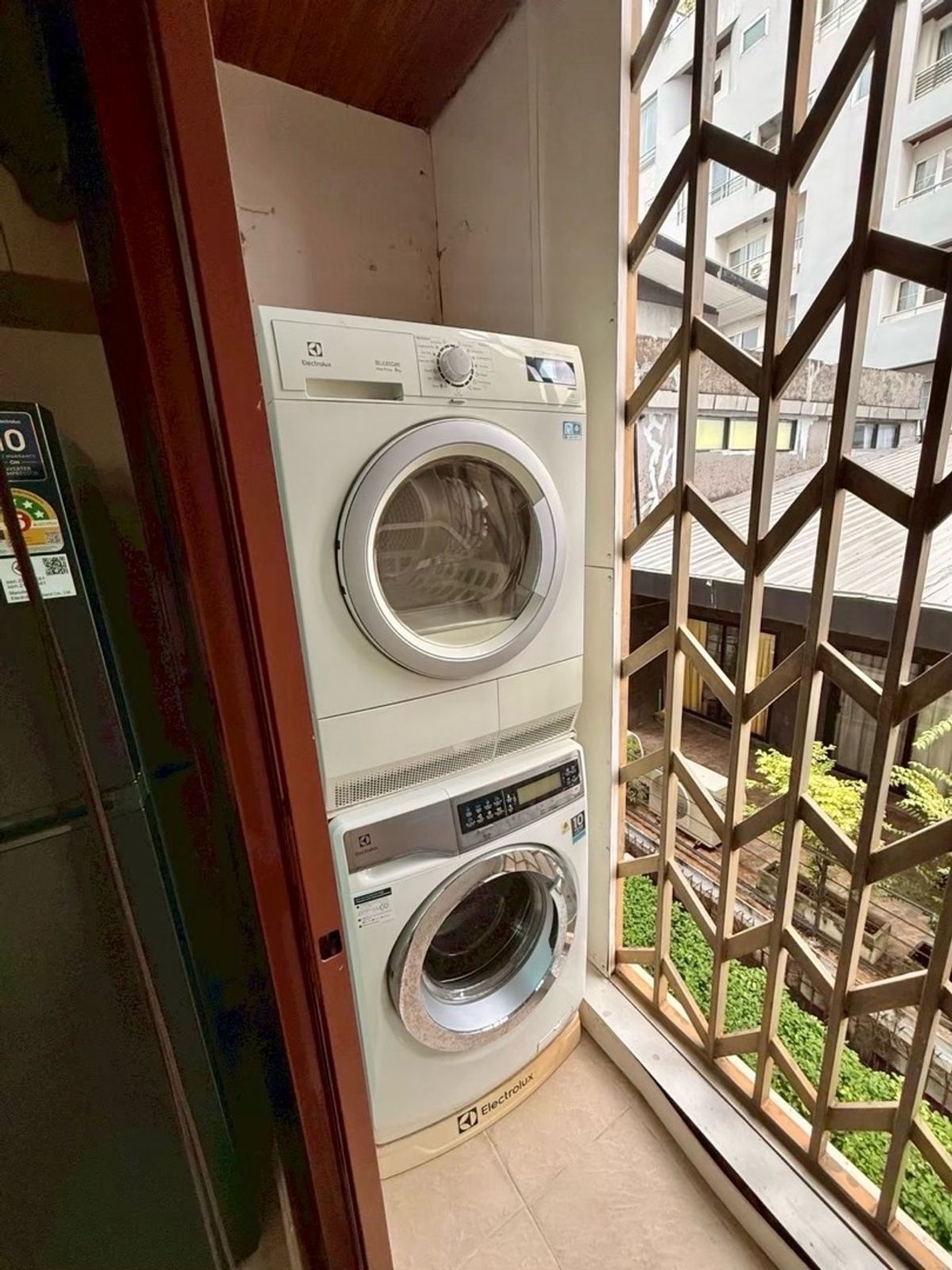 For RentCondoWitthayu, Chidlom, Langsuan, Ploenchit : ✨🏢 Rent a luxury condo in the heart of The Crest Ruamrudee Soi Ruamrudee 2 | Near BTS Ploenchit, Central Embassy, ​​Central Chidlom Condo, peaceful, beautiful, ready to move in. 🍃💫