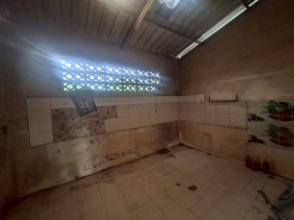 ขายทาวน์โฮมลาดกระบัง สุวรรณภูมิ : ขายด่วนทาวน์โฮม 3 ชั้น หมู่บ้านสวนหลวงโฮมเพลส เฉลิมพระเกียรติ ร.9 ซอย 30 (N.1854)