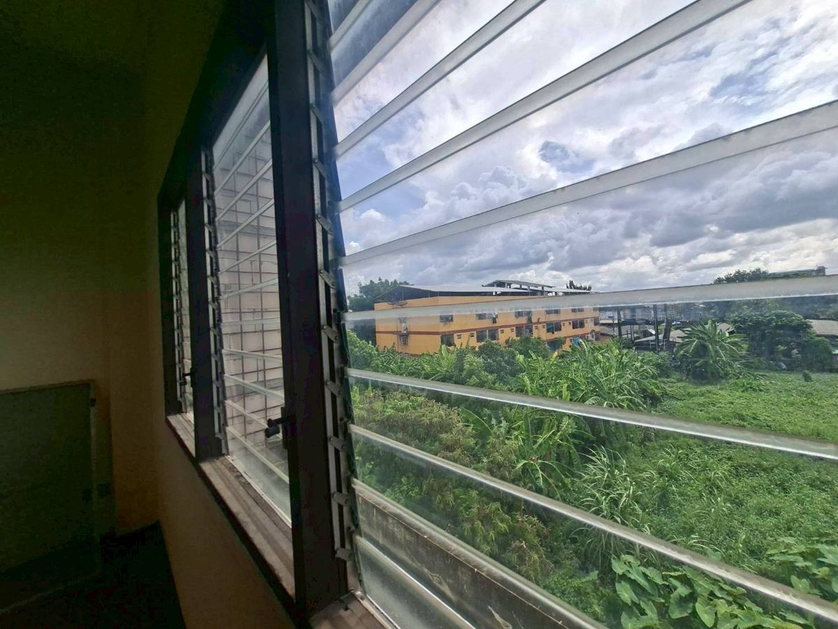 ขายทาวน์โฮมลาดกระบัง สุวรรณภูมิ : ขายด่วนทาวน์โฮม 3 ชั้น หมู่บ้านสวนหลวงโฮมเพลส เฉลิมพระเกียรติ ร.9 ซอย 30 (N.1854)