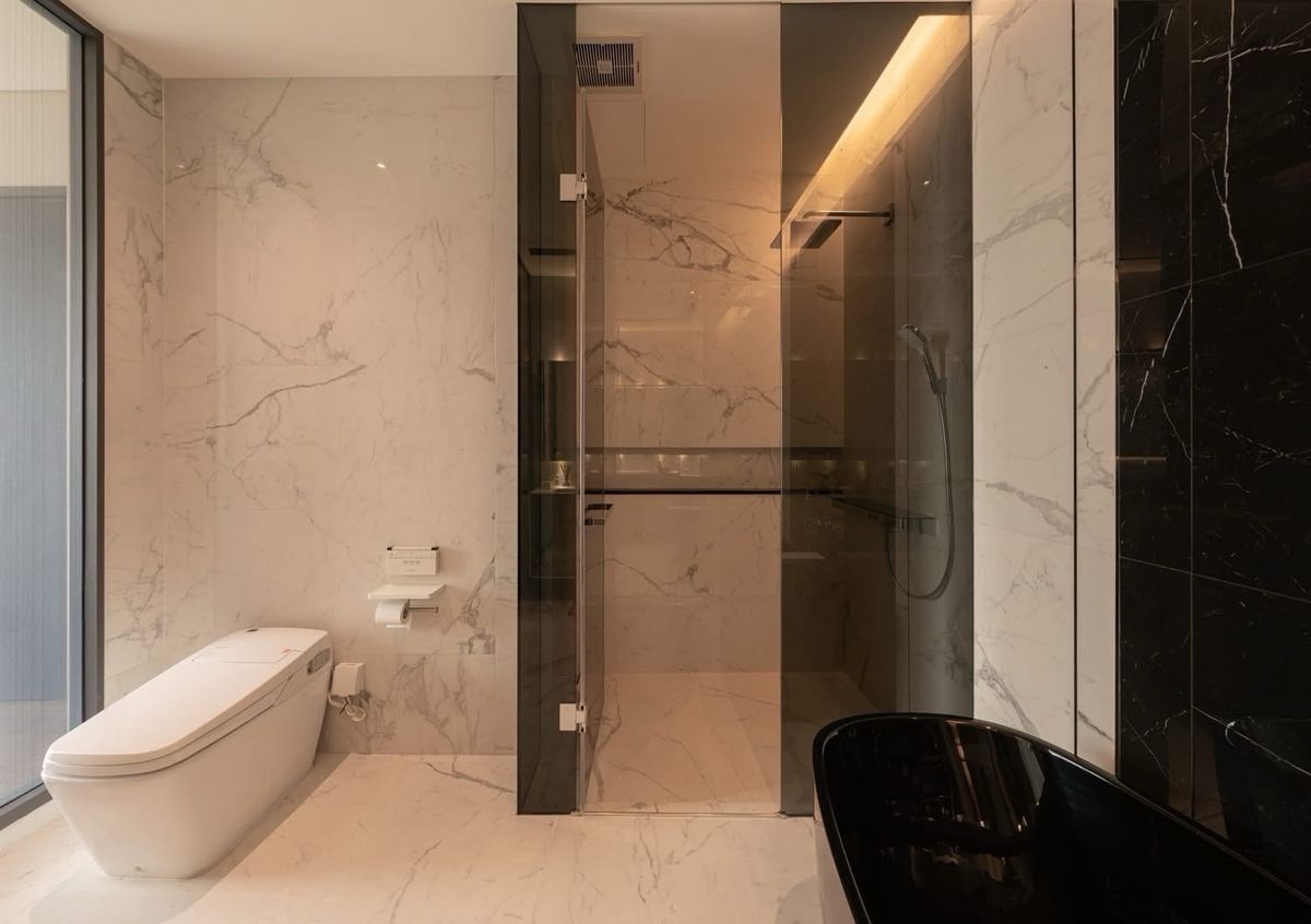 CondoSukhumvit, Asoke, Thonglor : 💎𝐑𝐚𝐫𝐞 𝐮𝐧𝐢𝐭 𝐮𝐧𝐢𝐭‼‼ ️The Bangkok Thonglor, new room, beautiful decoration, unblocked view in the heart of Thonglor, special price 28.9 MB (RENT 120,000) only. Contact 086-795-9997.