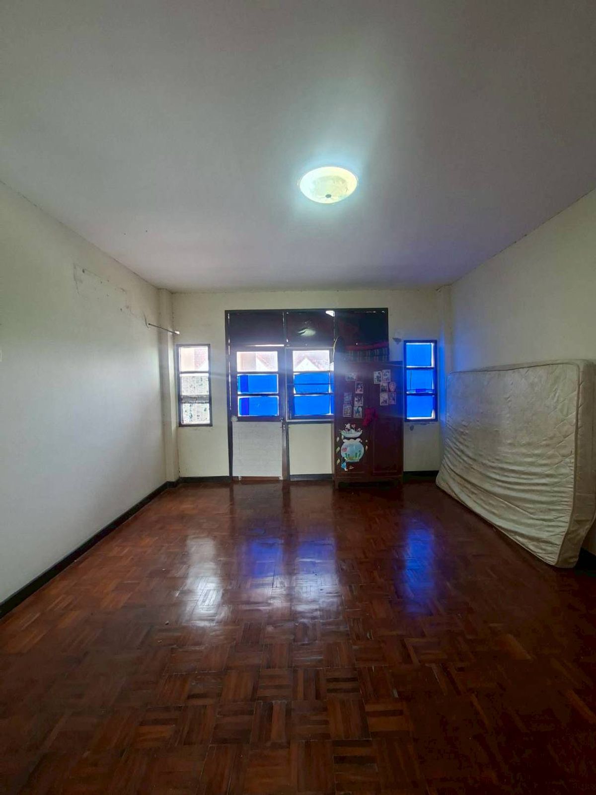 ขายทาวน์โฮมลาดกระบัง สุวรรณภูมิ : ขายด่วนทาวน์โฮม 3 ชั้น หมู่บ้านสวนหลวงโฮมเพลส เฉลิมพระเกียรติ ร.9 ซอย 30 (N.1854)