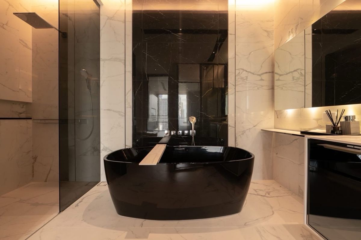 CondoSukhumvit, Asoke, Thonglor : 𝐇𝐎𝐓 𝐃𝐄𝐀𝐋 🔥𝐓𝐡𝐞 𝐁𝐚𝐧𝐠𝐤𝐨𝐤 𝐓𝐡𝐨𝐧𝐠𝐥𝐨𝐫 The room is beautifully decorated. The room view is very beautiful !! Ready to stay in a large room size 86 SQ.M 2 BED 2 Bath, only 28.9 MB (RENT 120,000/Month).