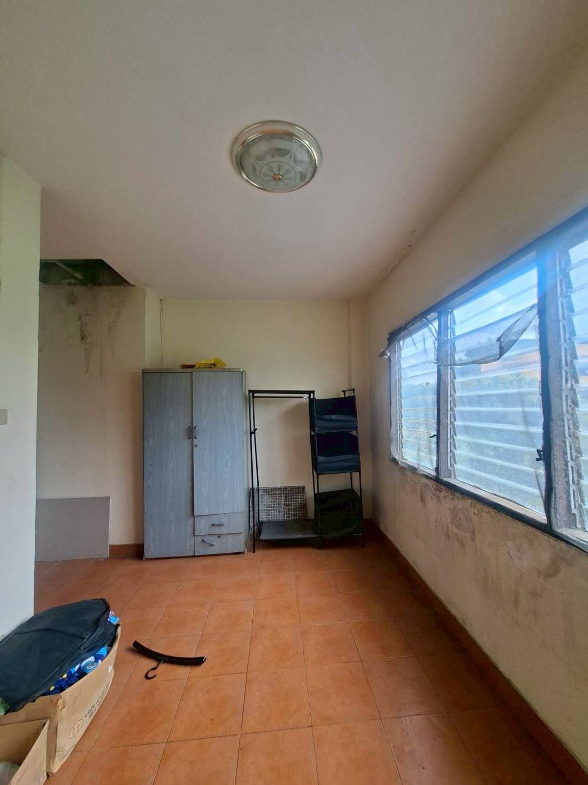 ขายทาวน์โฮมลาดกระบัง สุวรรณภูมิ : ขายด่วนทาวน์โฮม 3 ชั้น หมู่บ้านสวนหลวงโฮมเพลส เฉลิมพระเกียรติ ร.9 ซอย 30 (N.1854)