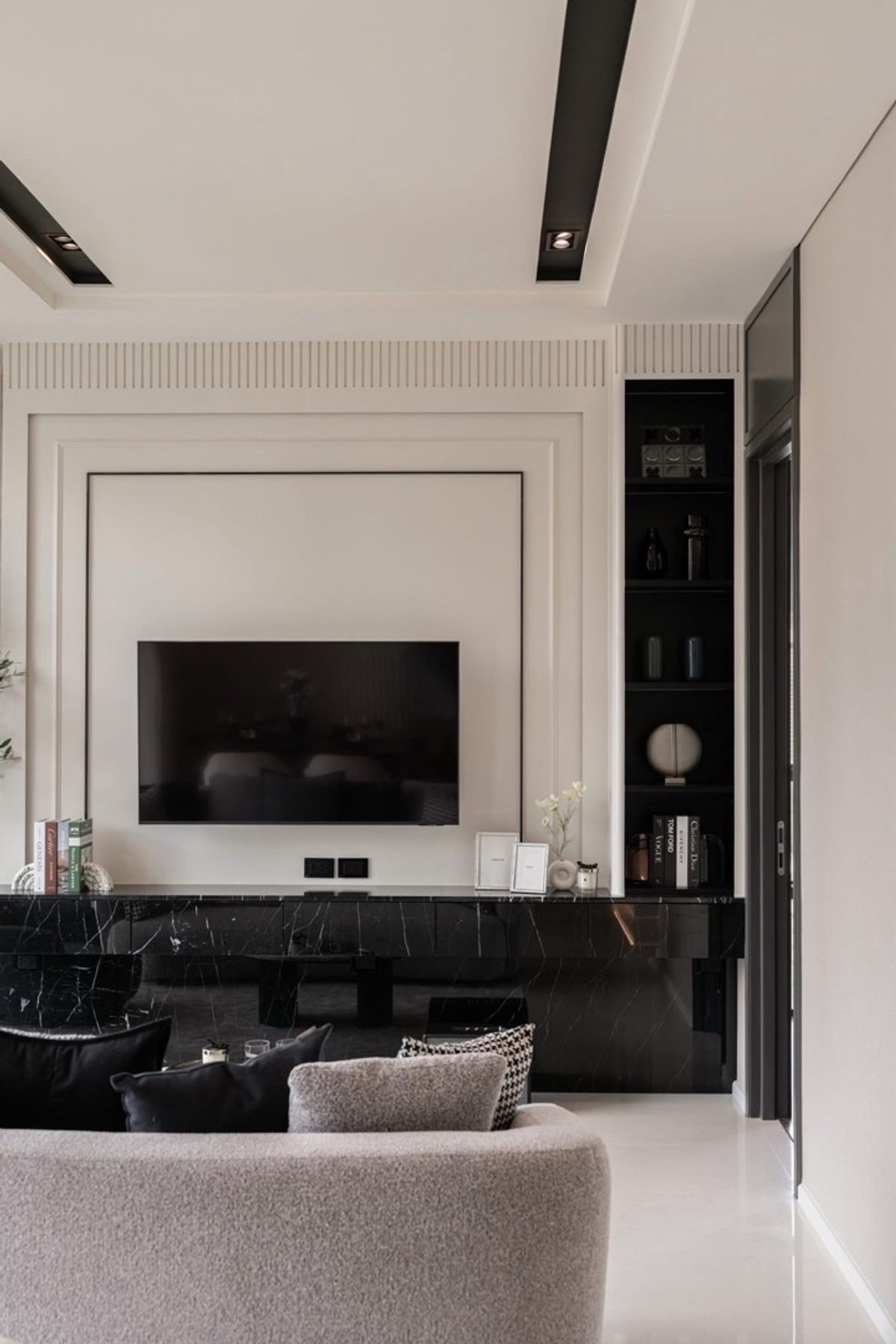 For SaleCondoSukhumvit, Asoke, Thonglor : Condo for sale 𝐓𝐡𝐞 𝐁𝐚𝐧𝐠𝐤𝐨𝐤 𝐓𝐡𝐨𝐧𝐠𝐥𝐨𝐫 Size 86 SQ.M 2 BED 2 Bath, only 28,900,000 MB only !!! Contact 086-795-9997 (Jimmy)