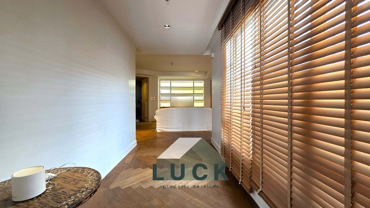 CondoSukhumvit, Asoke, Thonglor : LUCK 🏭 Lava Condo, Aung Rose, Sukhumvit 36, Low Rise, safe from earthquakes There is only 1 layer of privacy. There are only 2 rooms !!!