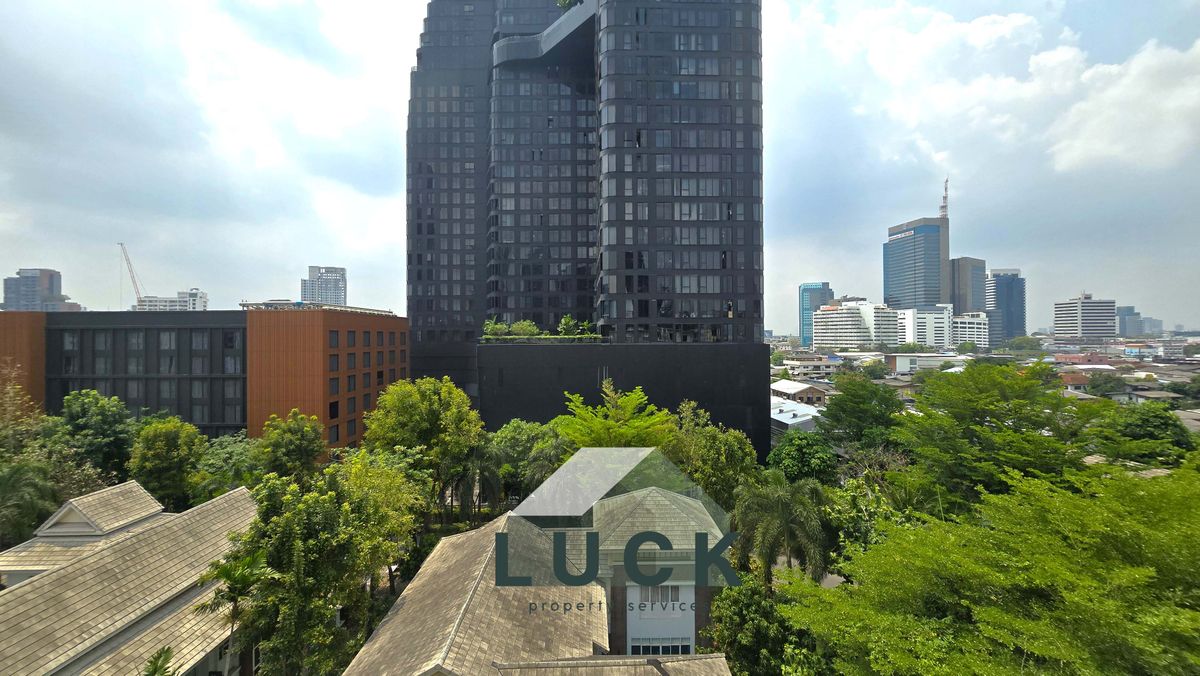 CondoSukhumvit, Asoke, Thonglor : LUCK 🏭 Lava Condo, Aung Rose, Sukhumvit 36, Low Rise, safe from earthquakes There is only 1 layer of privacy. There are only 2 rooms !!!