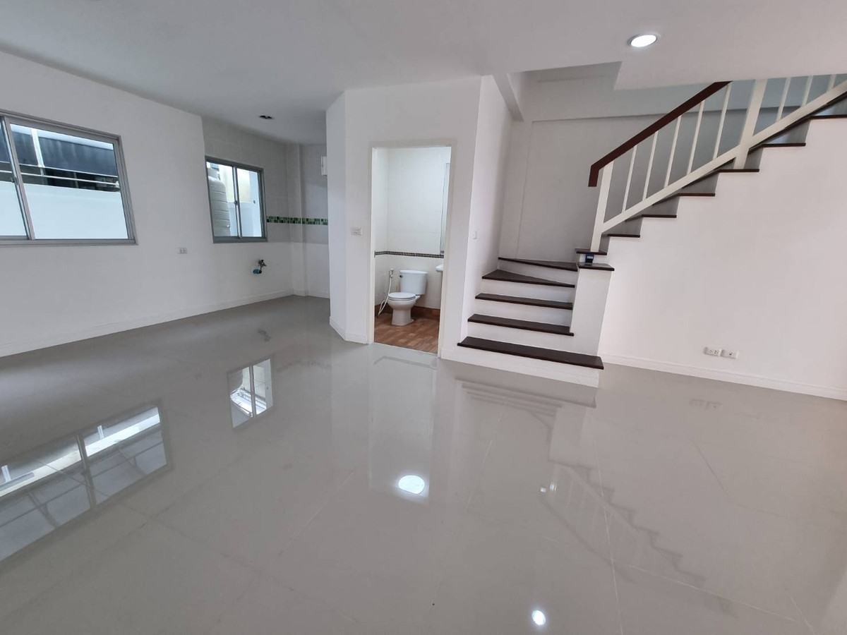 ขายทาวน์โฮมแจ้งวัฒนะ เมืองทอง : 🚨 Rare Item! ทาวน์โฮม 3 ชั้น ใจกลางงามวงศ์วาน