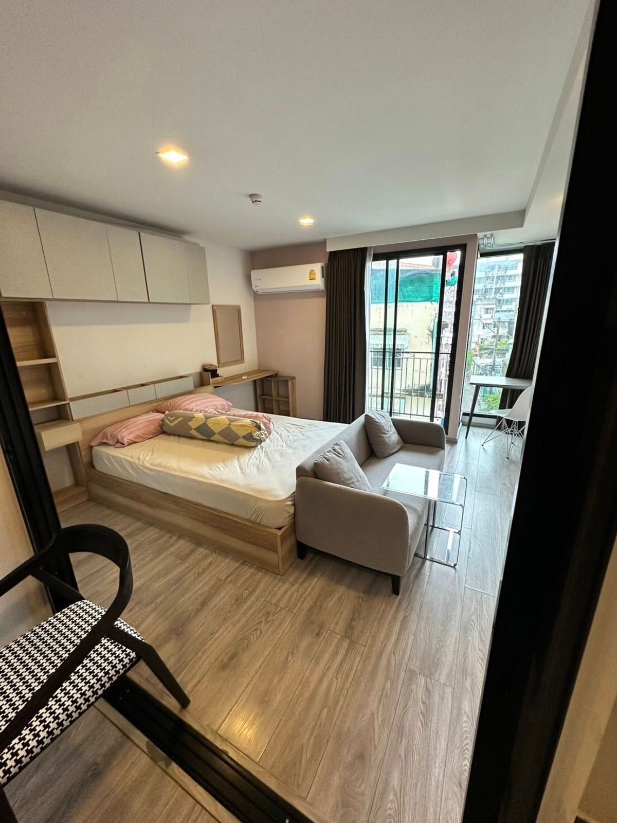 ให้เช่าคอนโดราชเทวี พญาไท : ให้เช่า 📍 Maestro 14 Siam - Ratchathewi 📍 เฟอร์นิเจอร์ และ เครื่องใช้ไฟฟ้าครบ ใกล้ BTS ราชเทวี